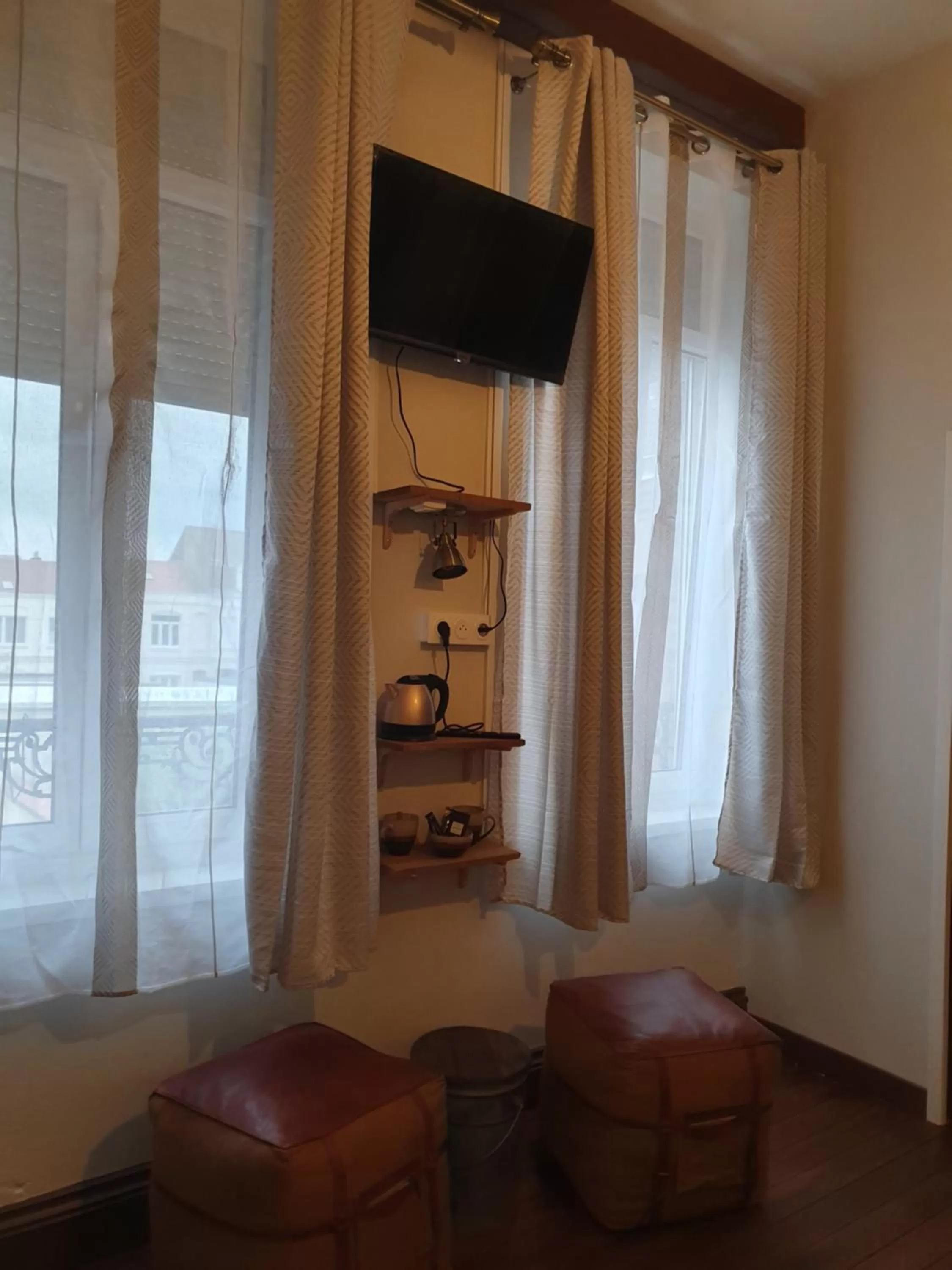 TV and multimedia in B & B Les Secrets des Loges