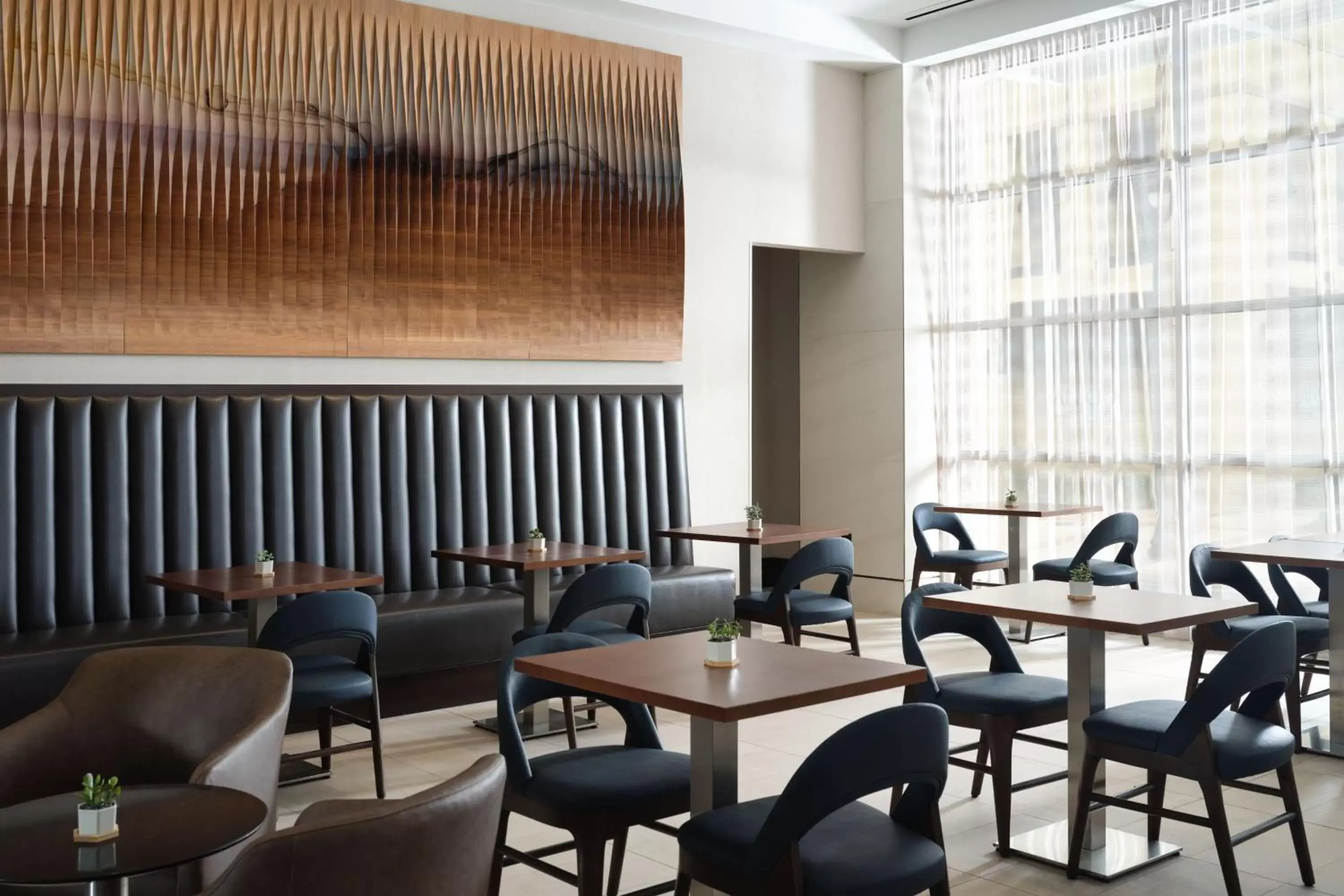 Kitchen or kitchenette, Lounge/Bar in AC Hotel by Marriott Jackson Ridgeland