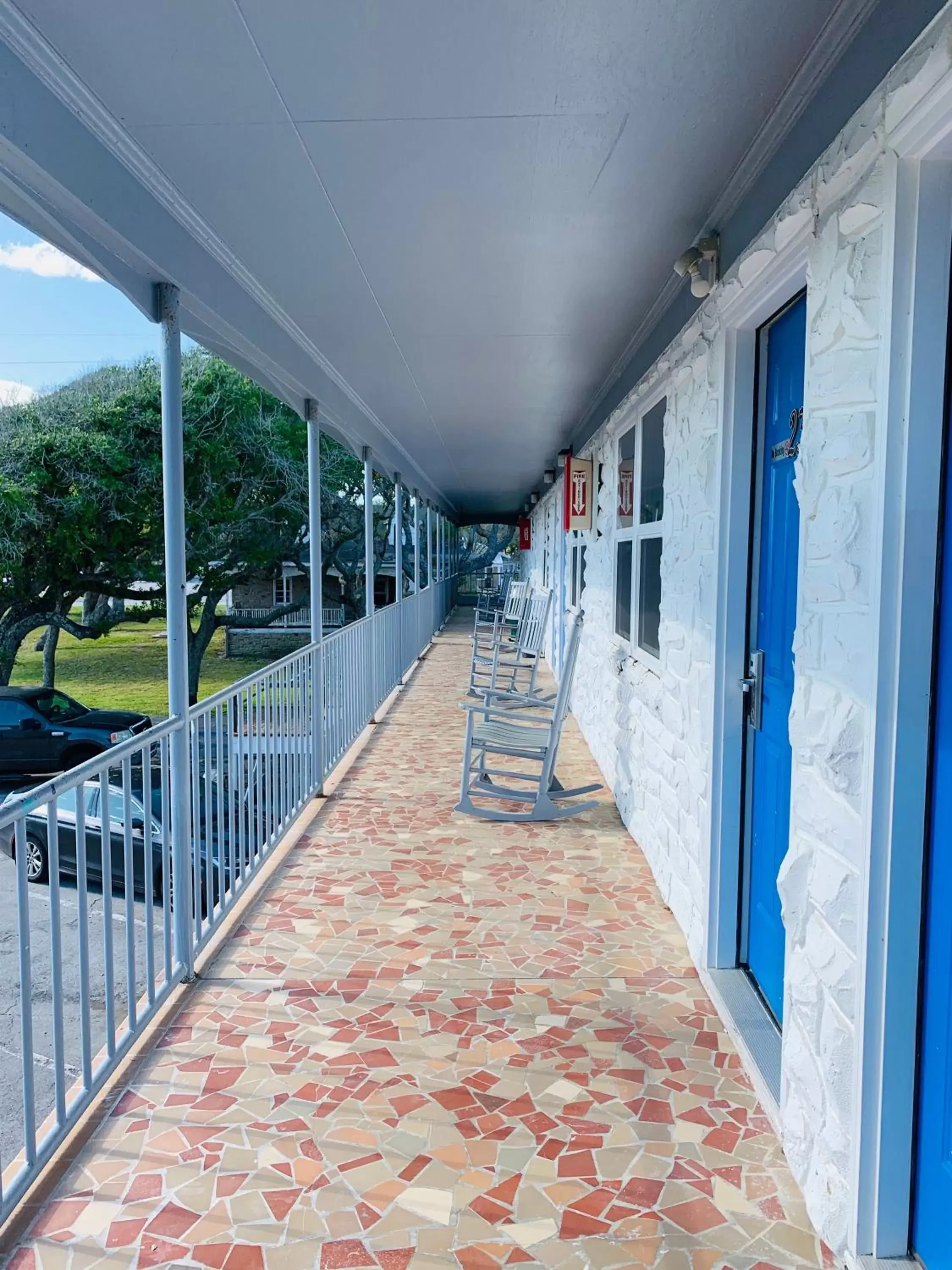 Property building, Balcony/Terrace in Salter Path Inn