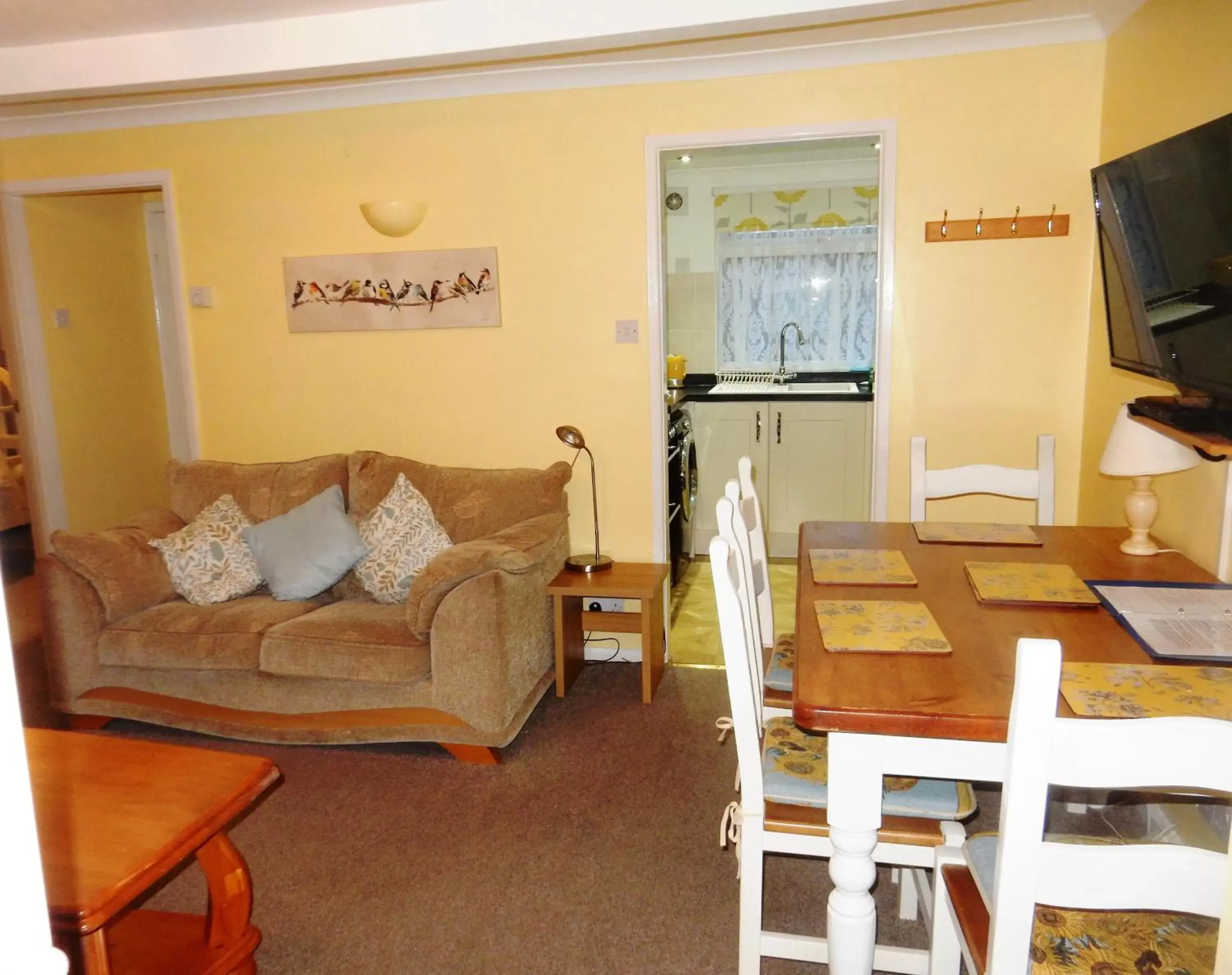 Living room, Seating Area in Sheena's Dartmouth Chalets