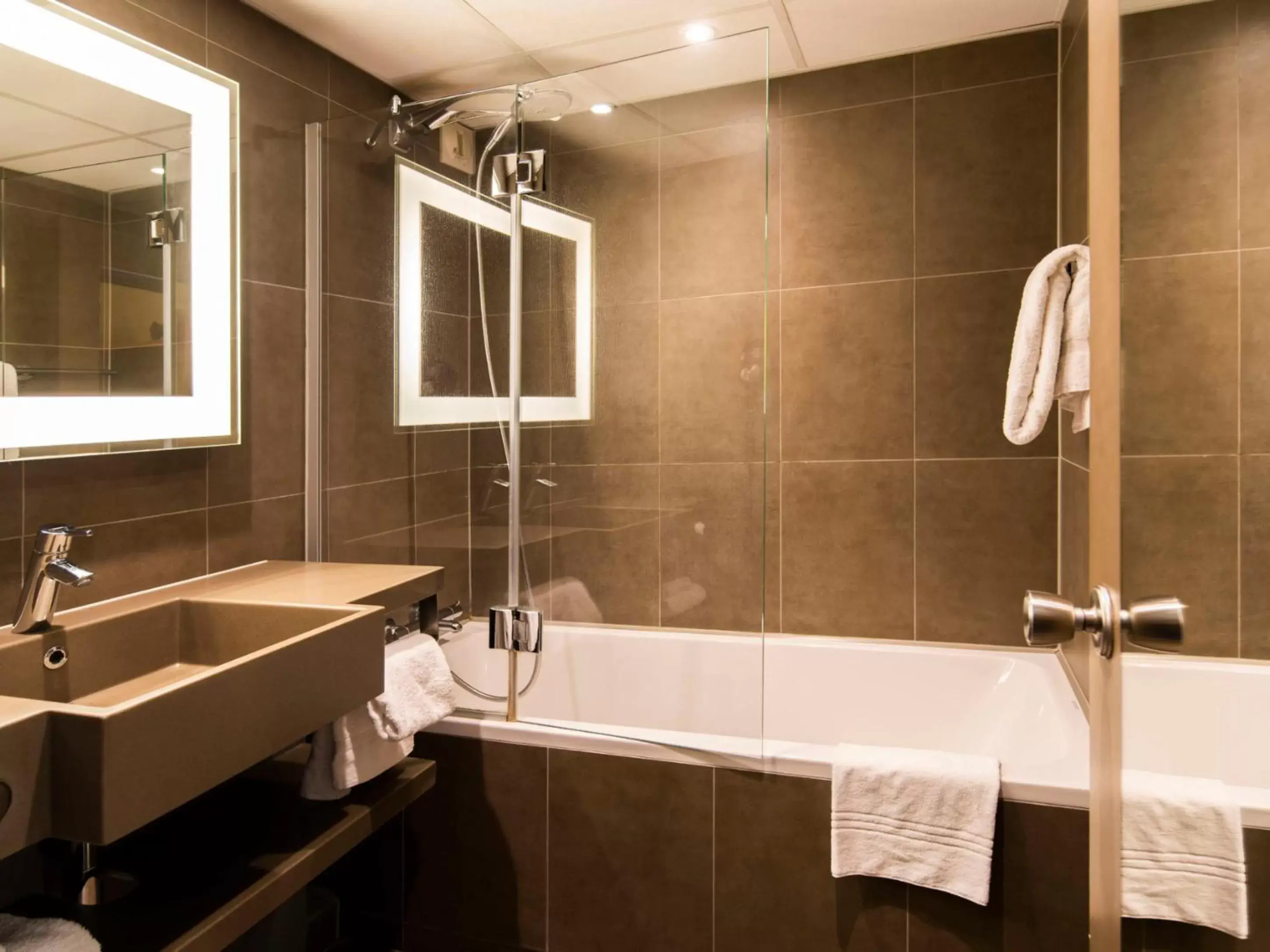 Bathroom in Novotel Antwerpen