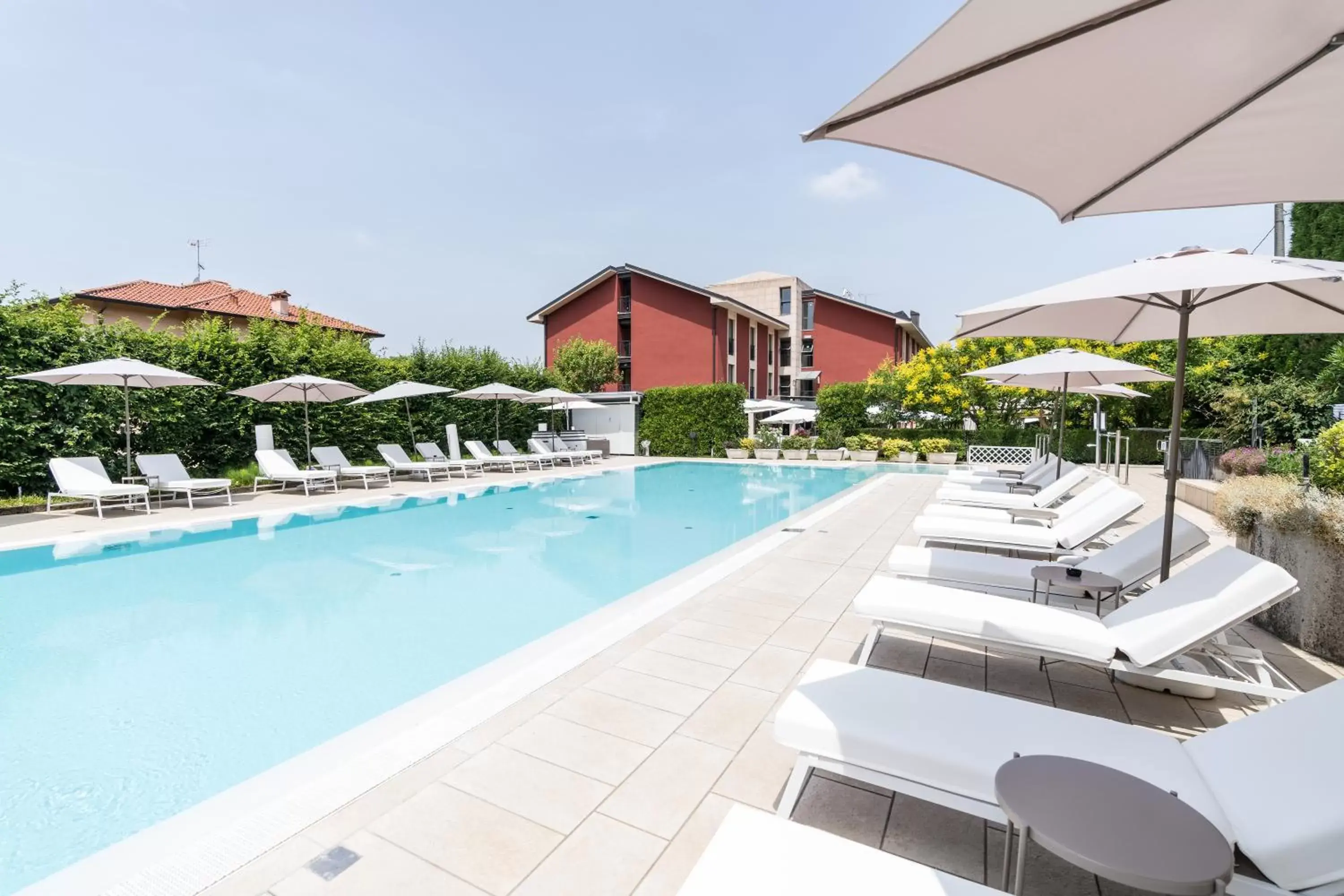 Swimming Pool in Red's Redaelli Hotel