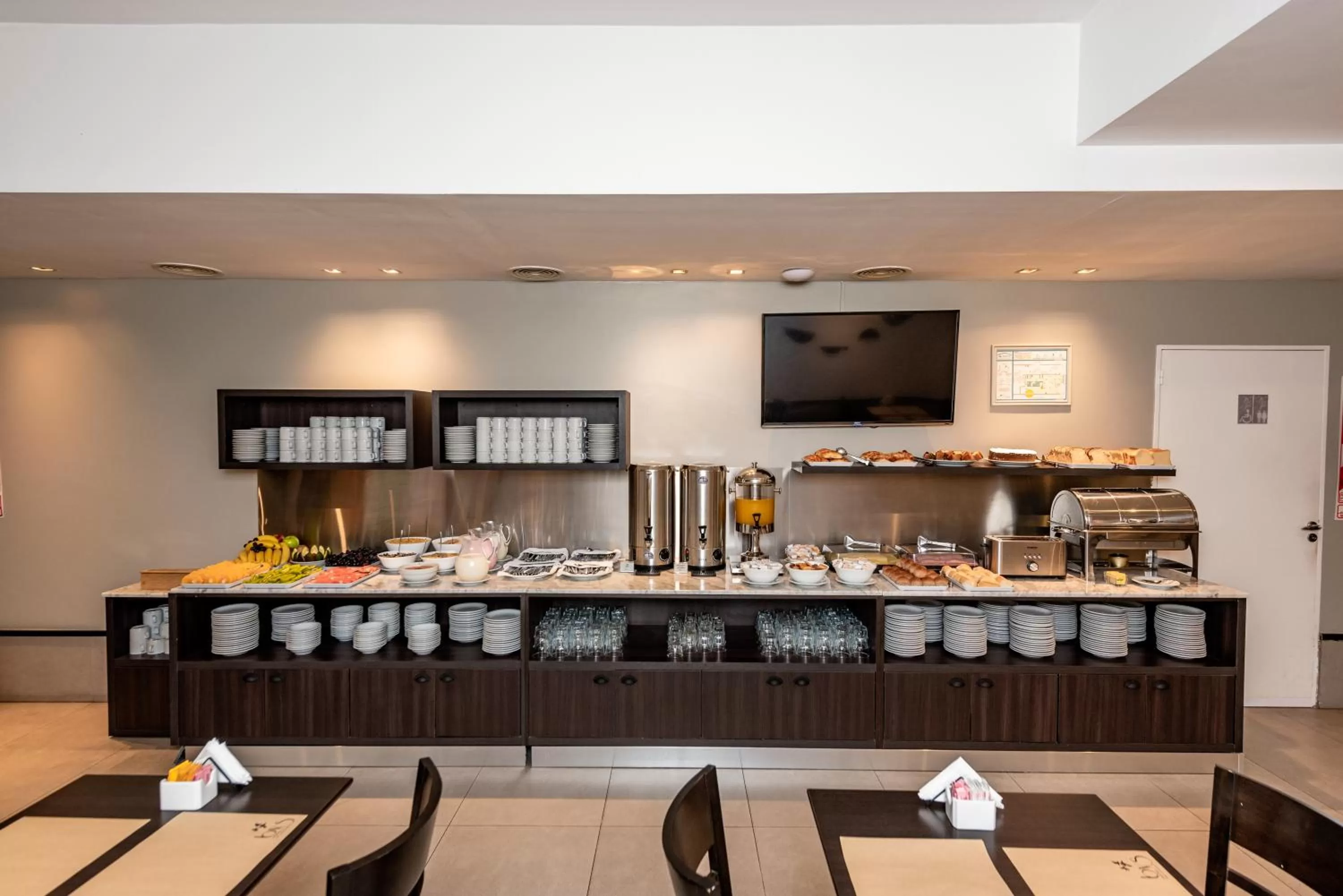 Breakfast in Hotel Bys Palermo