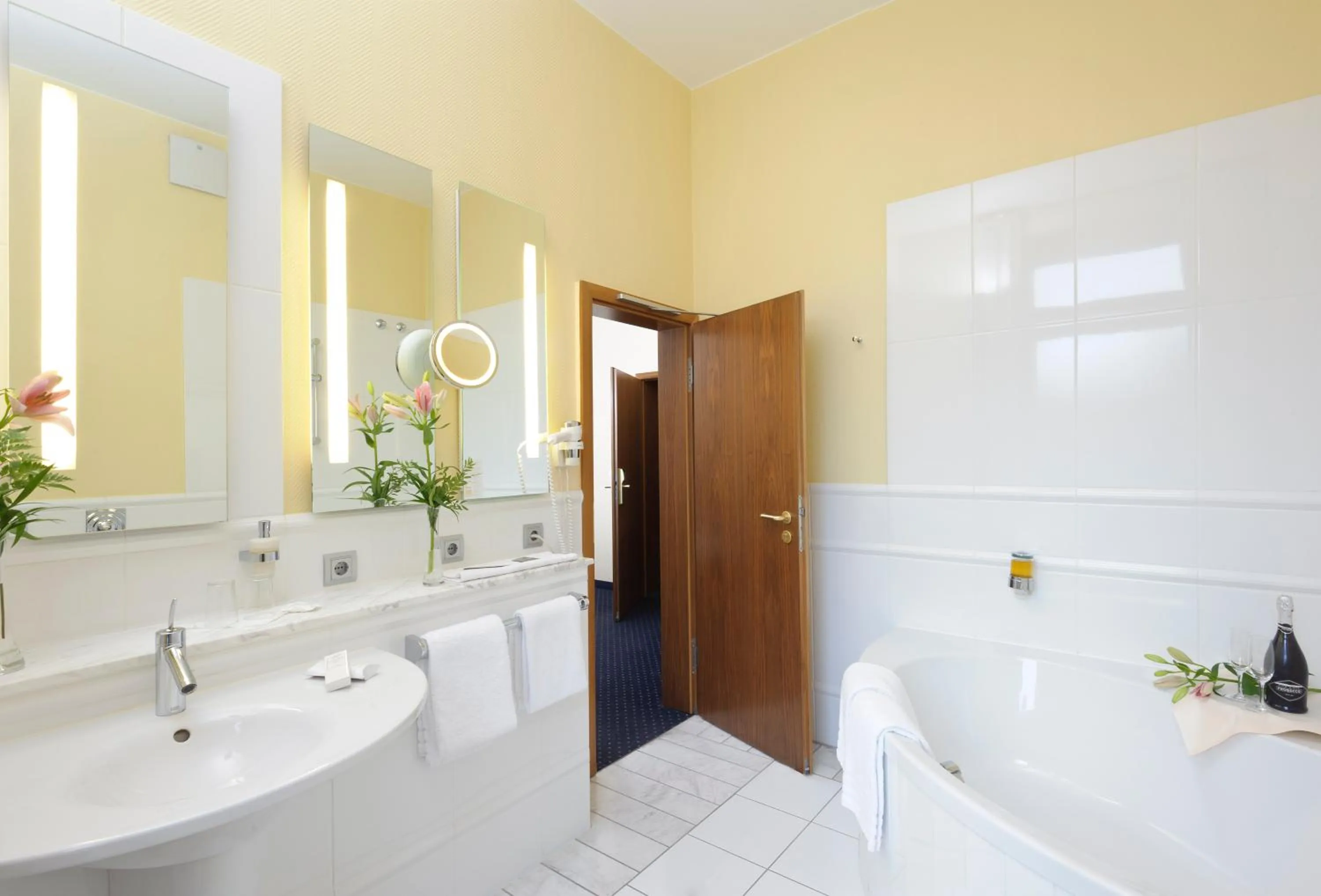 Bathroom in Victoria Hotel