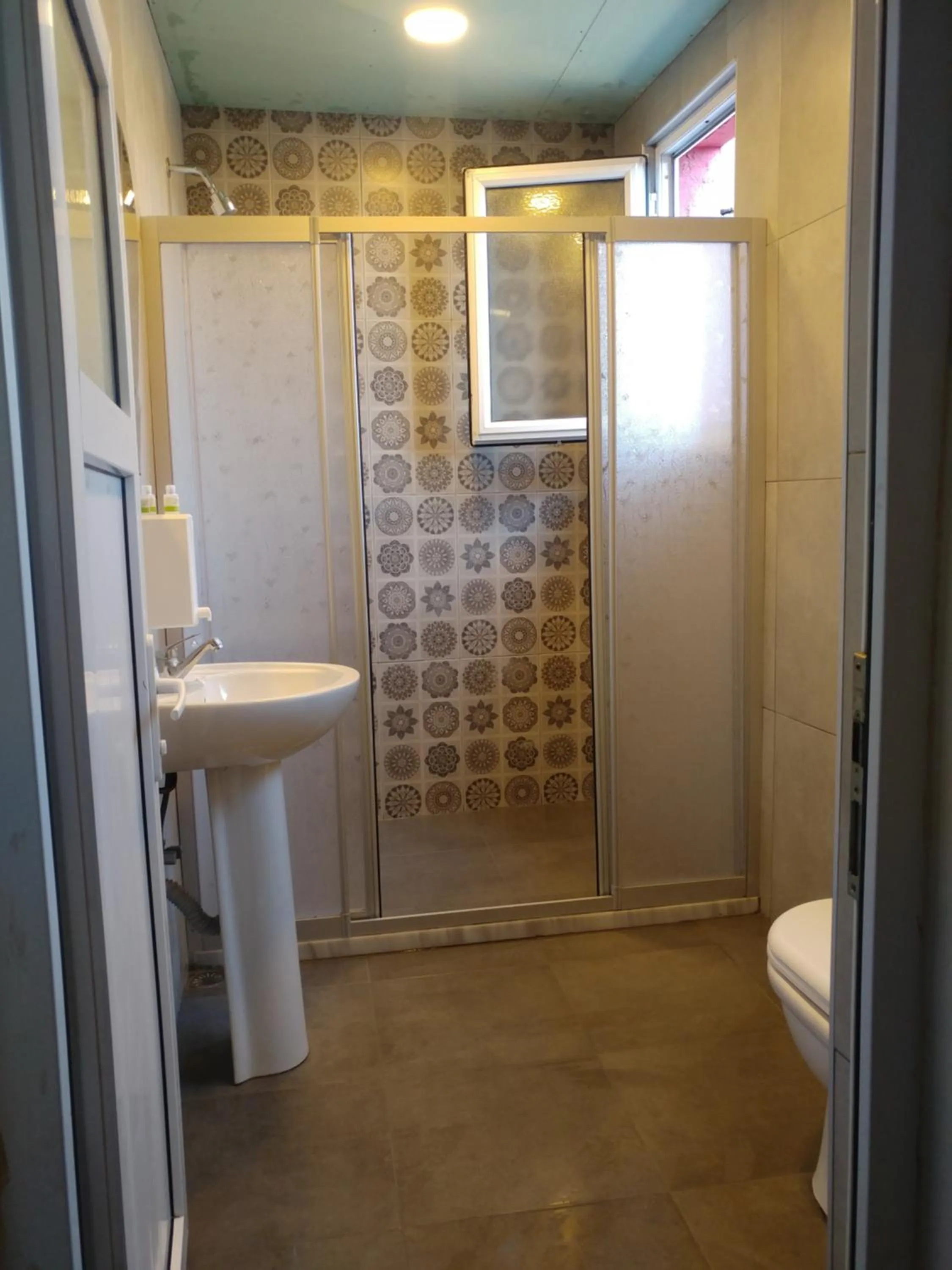 Toilet in Antique Hostel