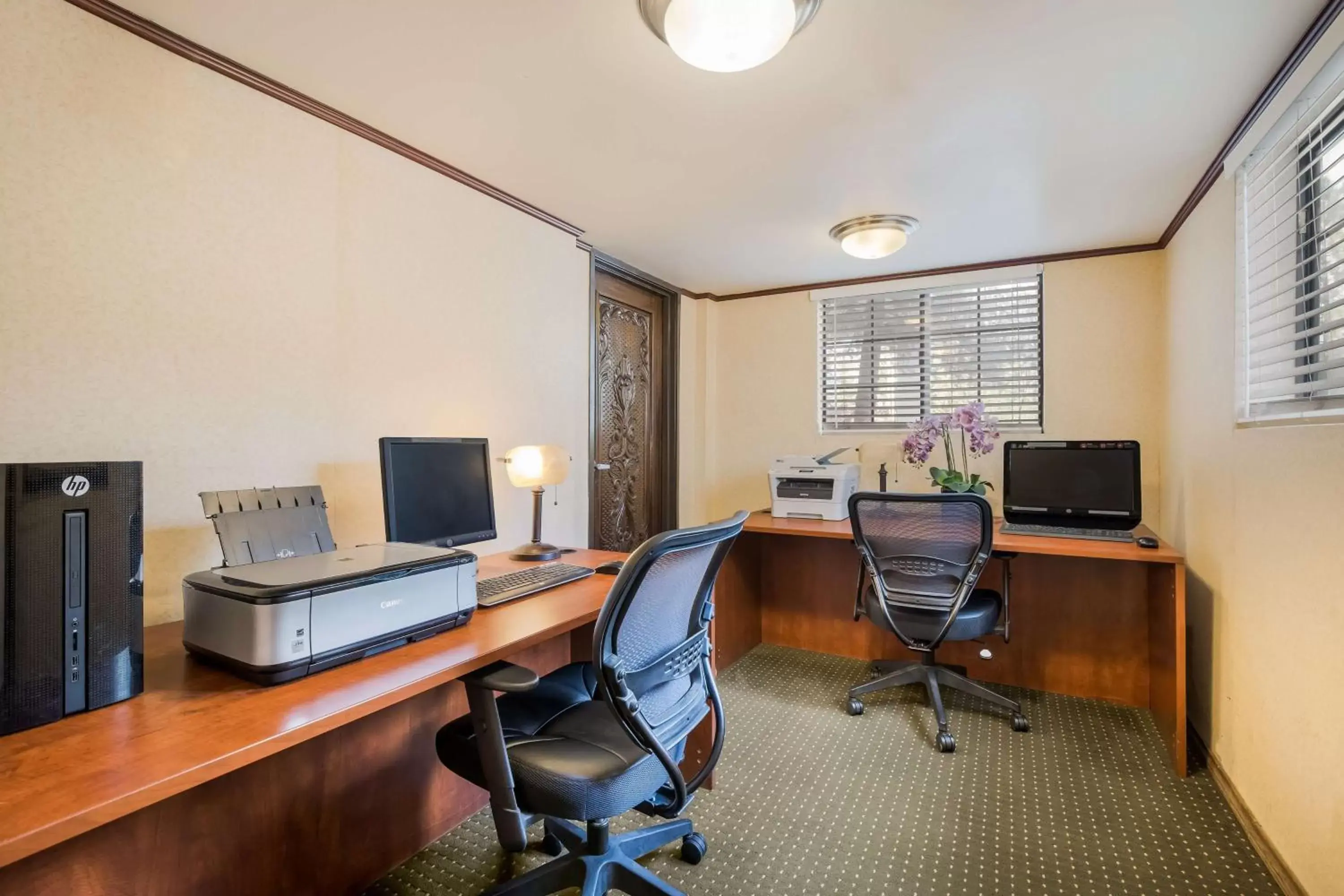 Business facilities, Business Area/Conference Room in Best Western- Big Bear Chateau