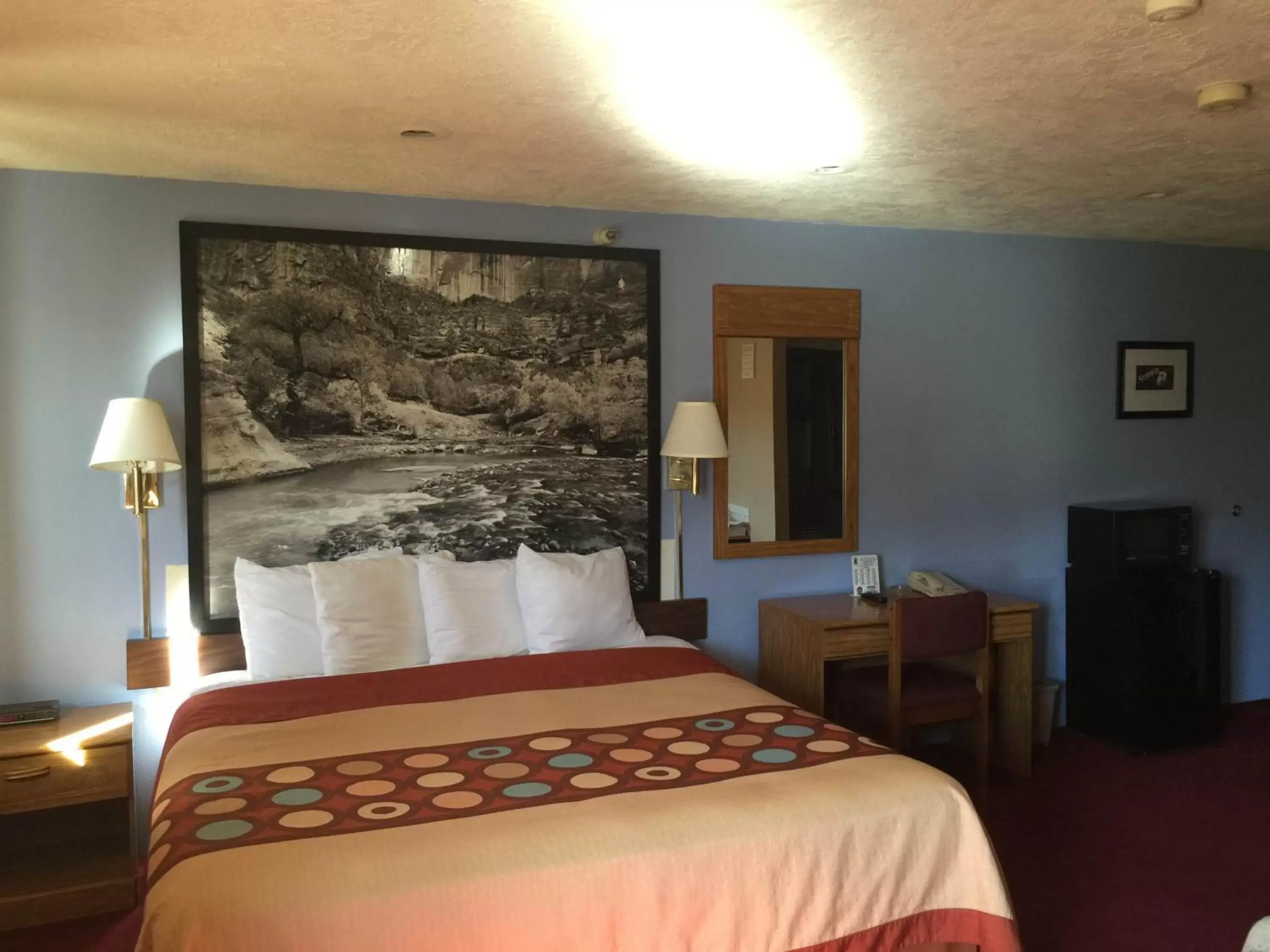 Photo of the whole room, Bed in Super 8 by Wyndham Cedar City