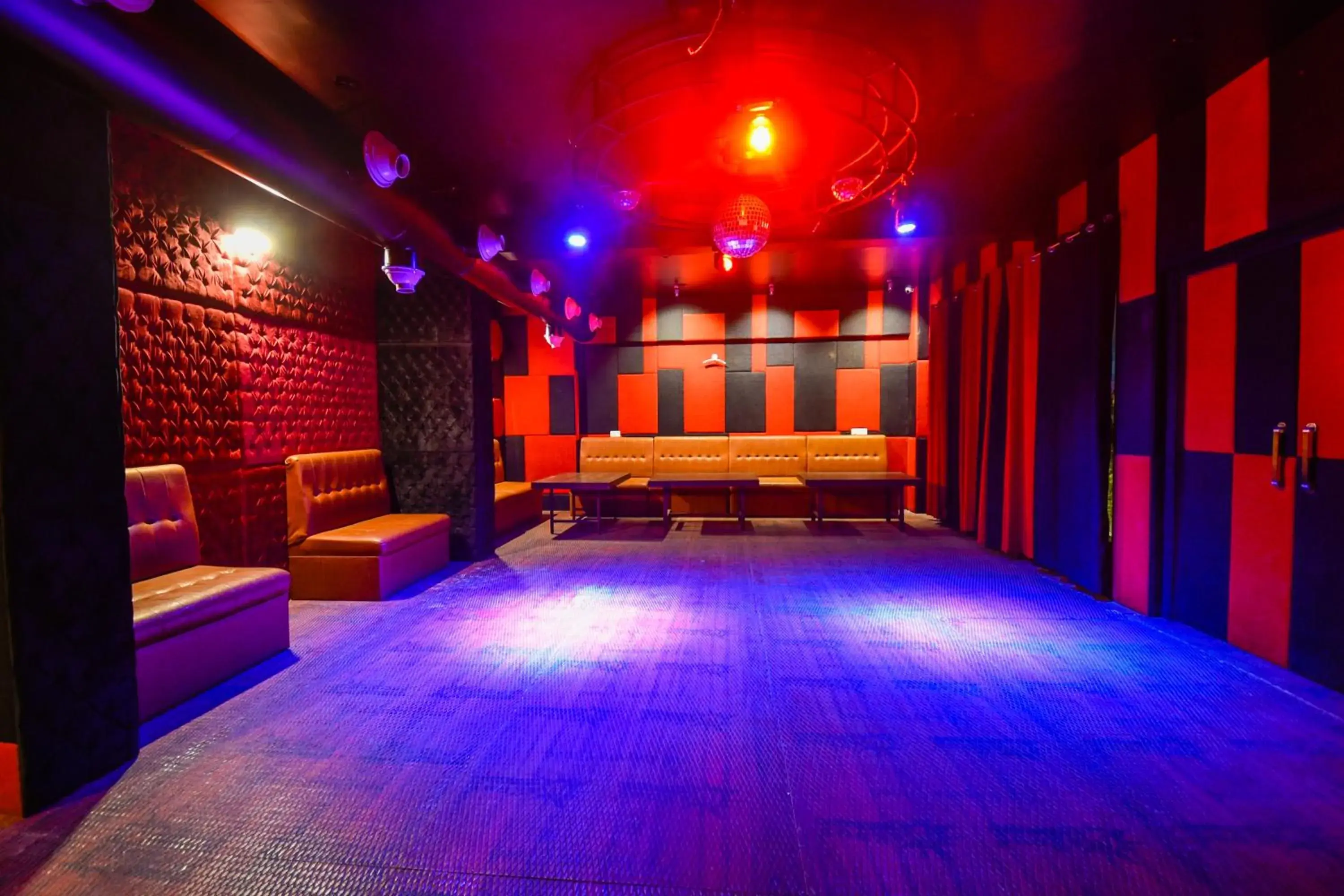 Nightclub / DJ in Hotel Laxmi Niwas