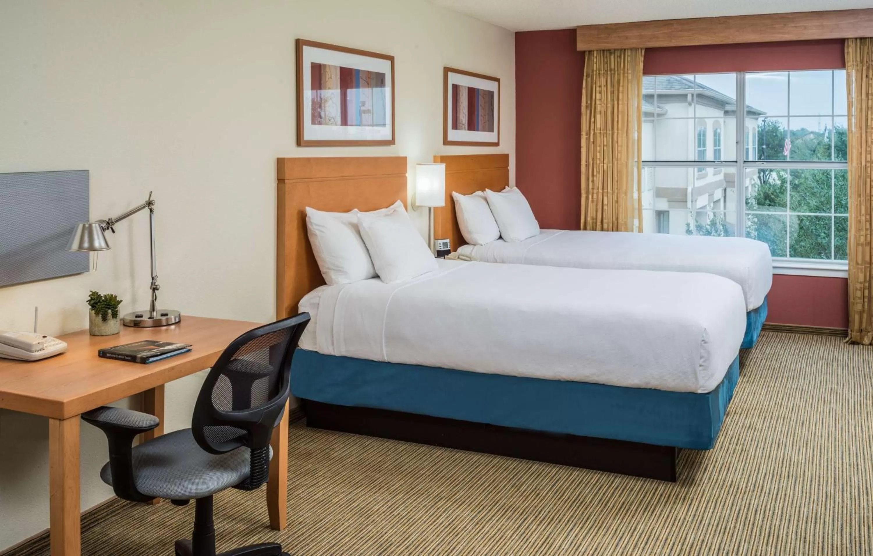 Photo of the whole room, Bed in Hyatt House Houston/Energy Corridor