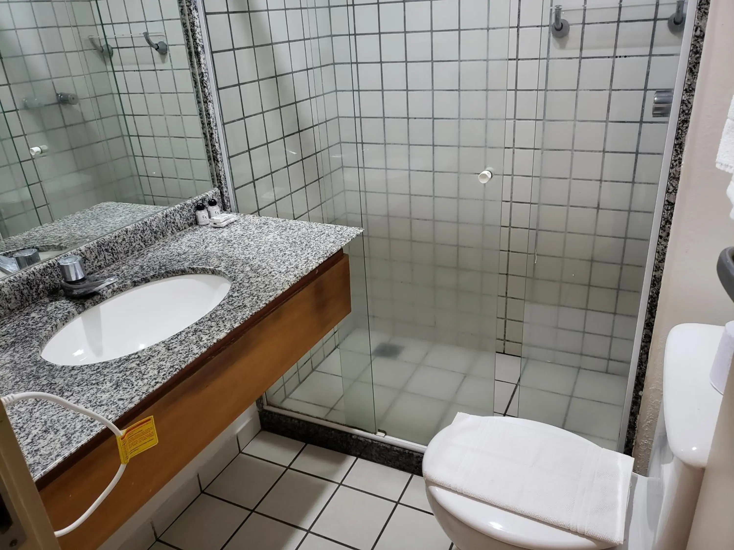 Bathroom in Hotel Costa Victória