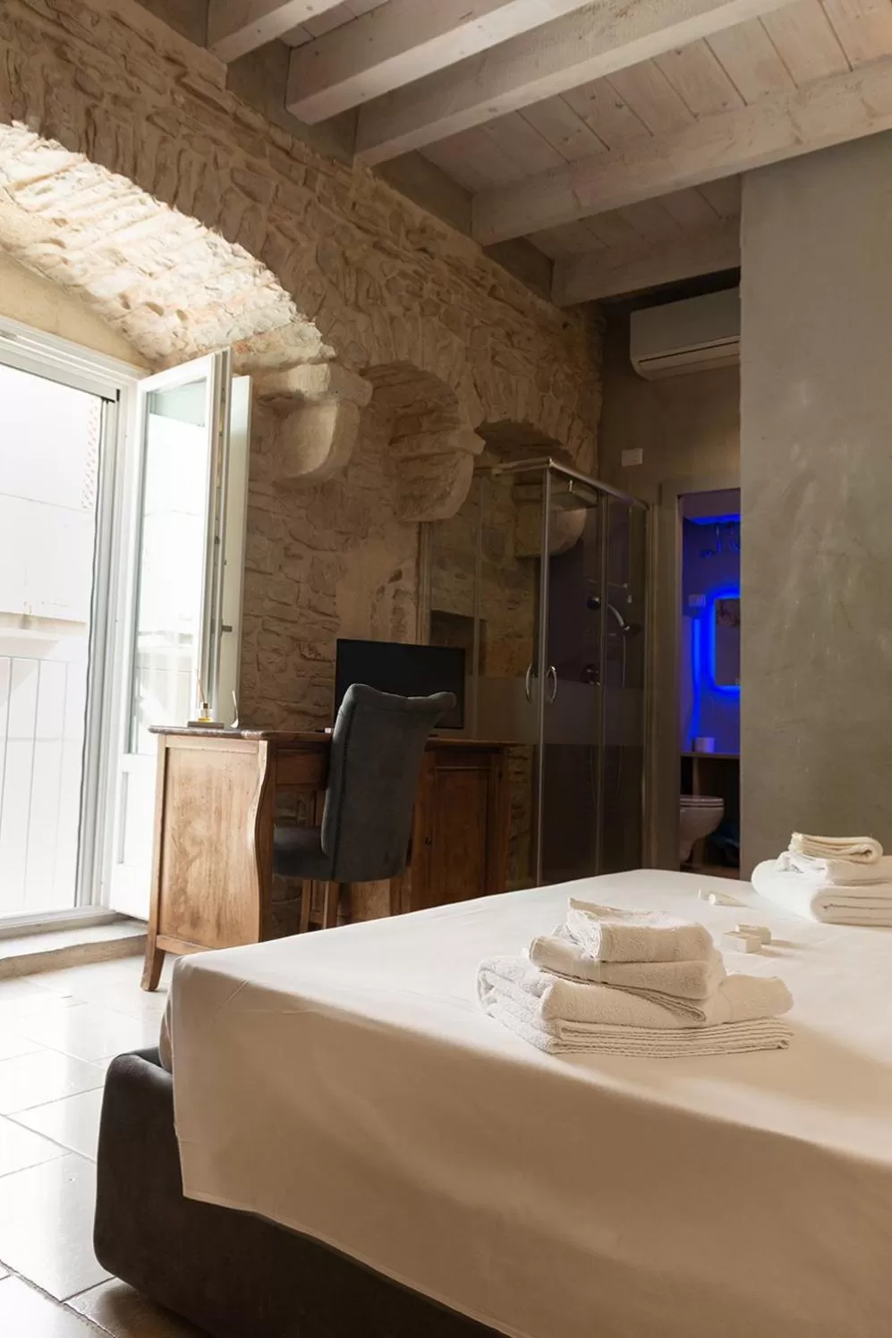 Bed in Graffiti Living - Affittacamere