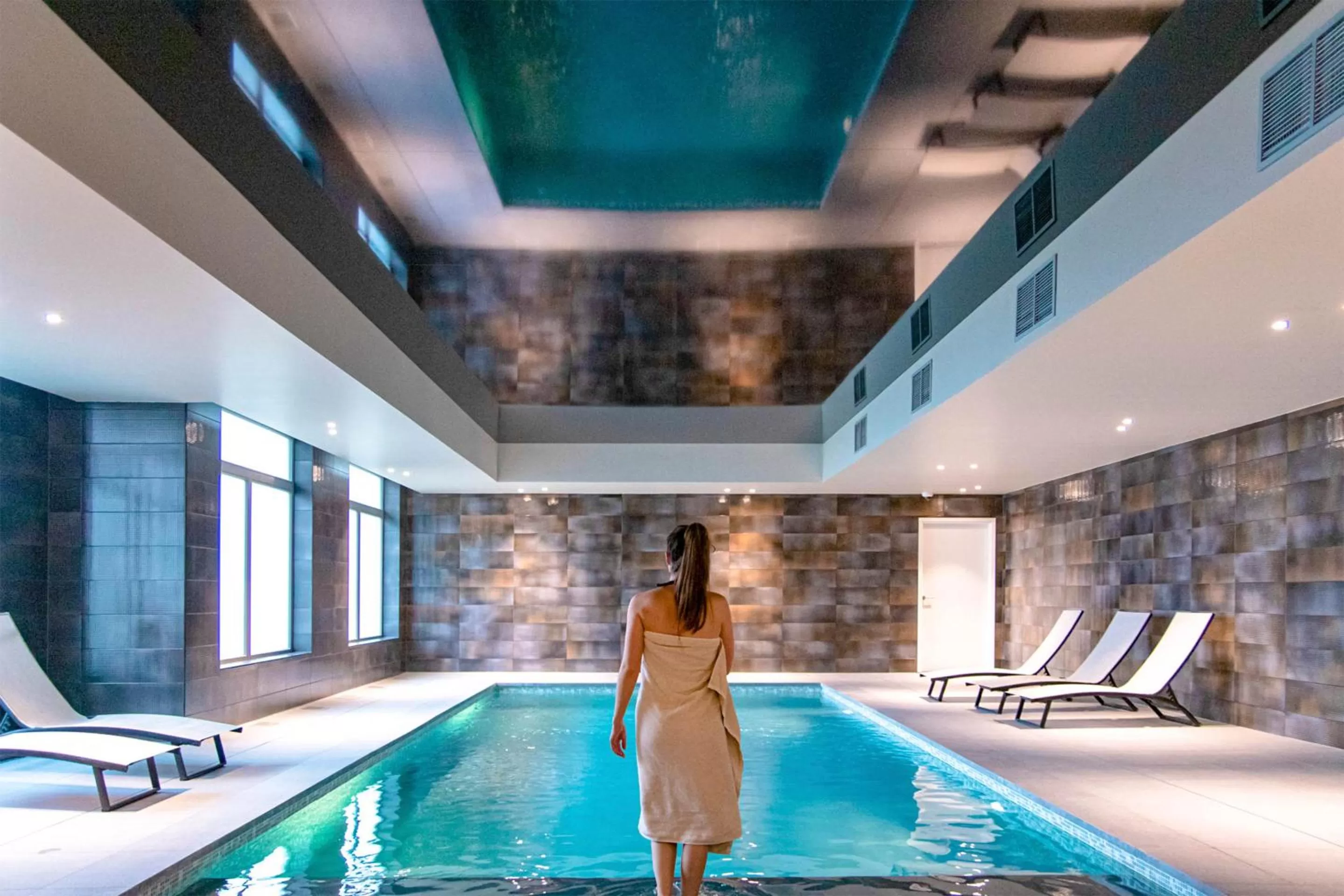 Swimming pool in Holiday Suites Zeebrugge