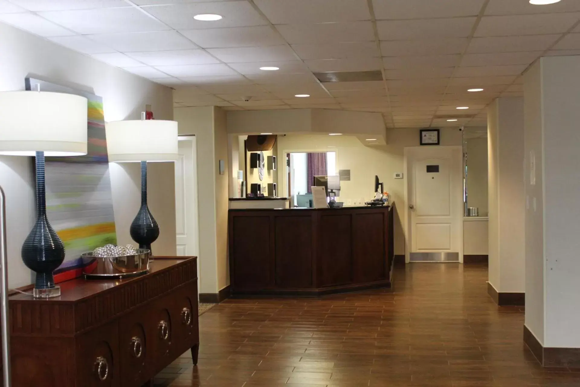 Lobby or reception, Kitchen/Kitchenette in Comfort Inn Laurinburg