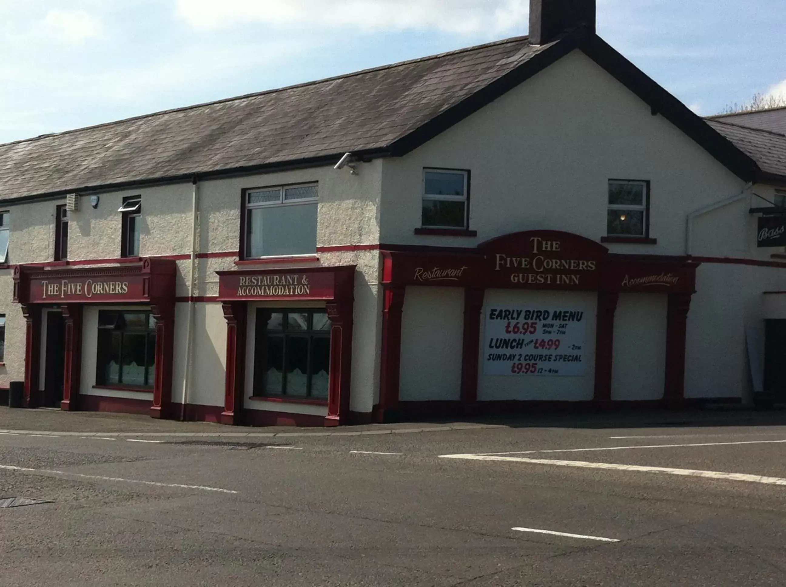 Facade/entrance, Property Building in 5 Corners Guest Inn