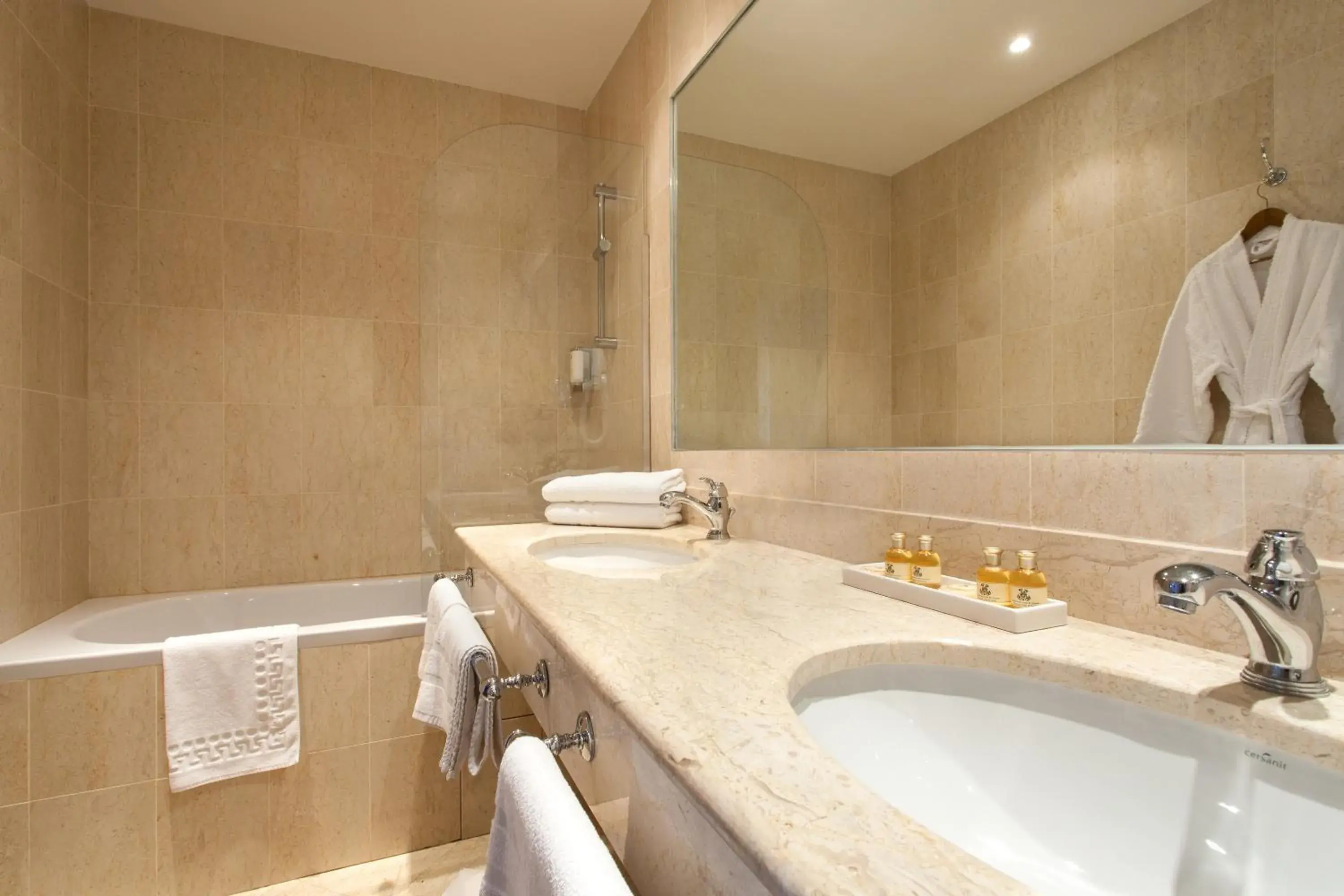 Bathroom in Grand Hôtel Moderne