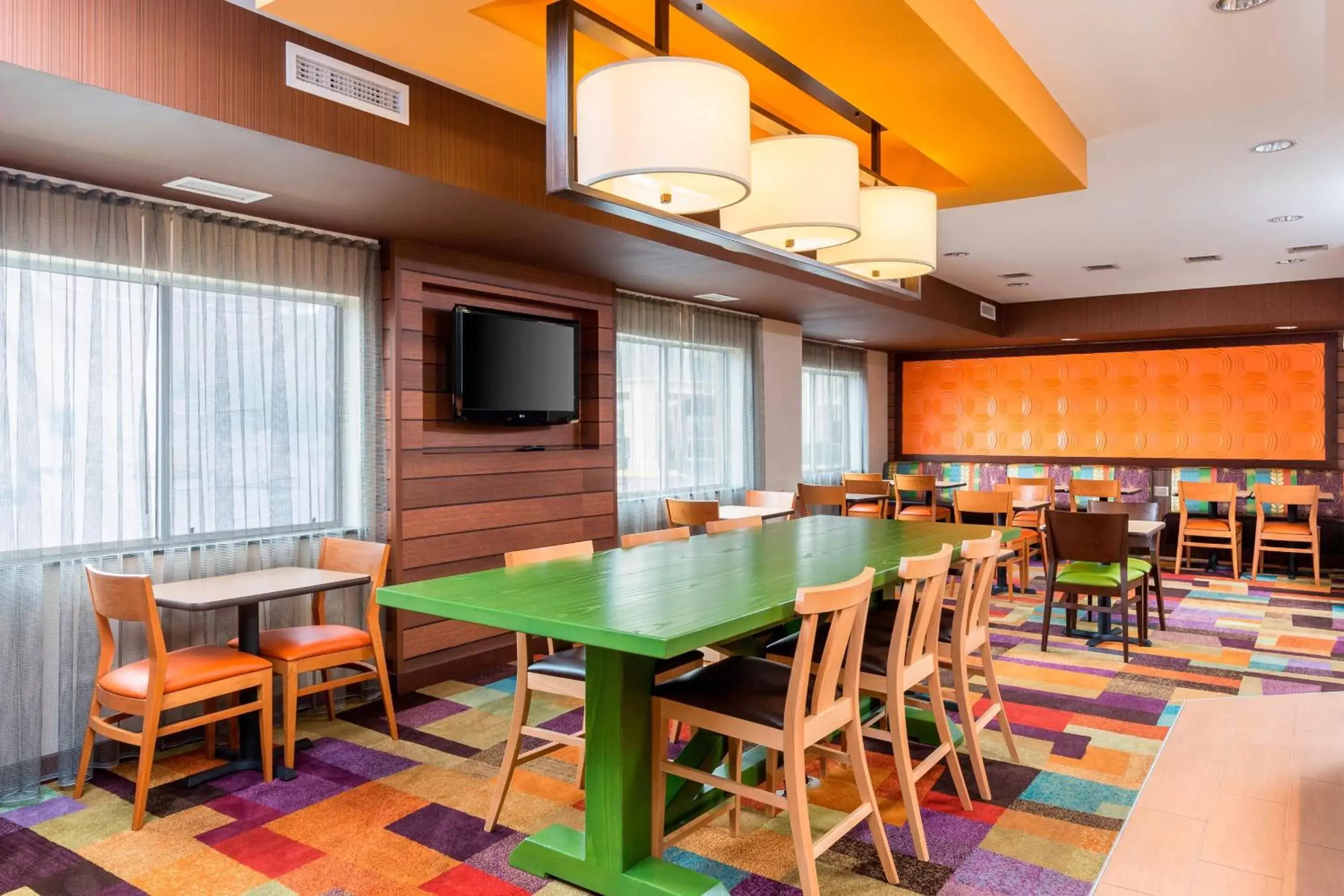 Lobby or reception, Restaurant/Places to Eat in Fairfield Inn & Suites Lincoln