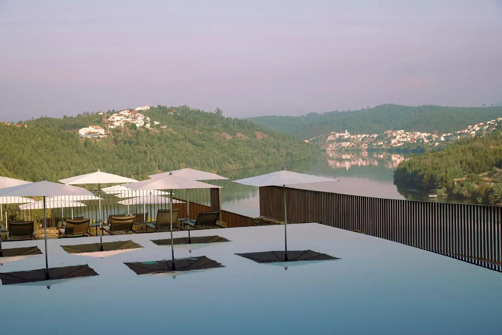 Swimming pool in Octant Douro