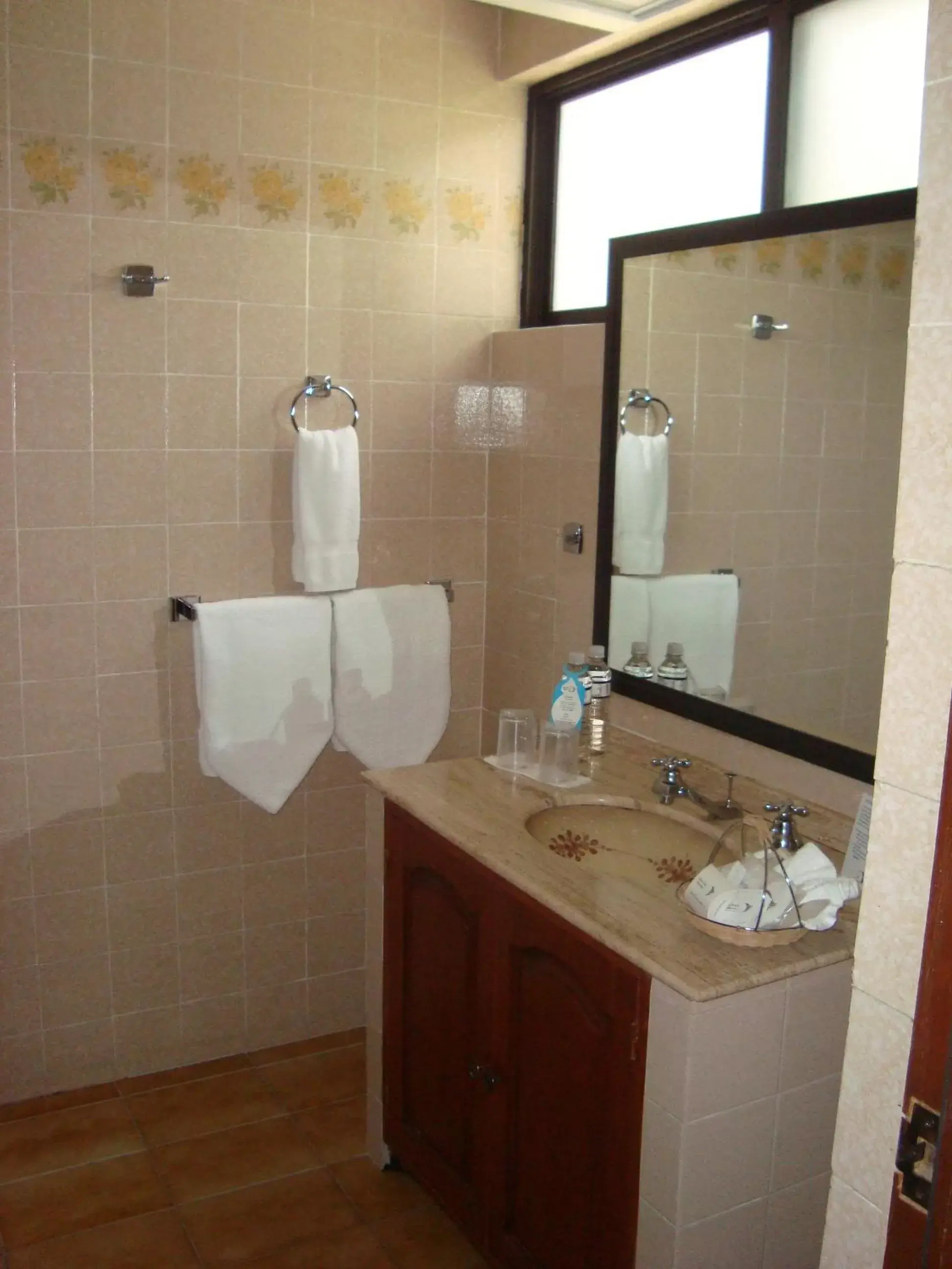 Toilet, Bathroom in Hotel Vista Hermosa