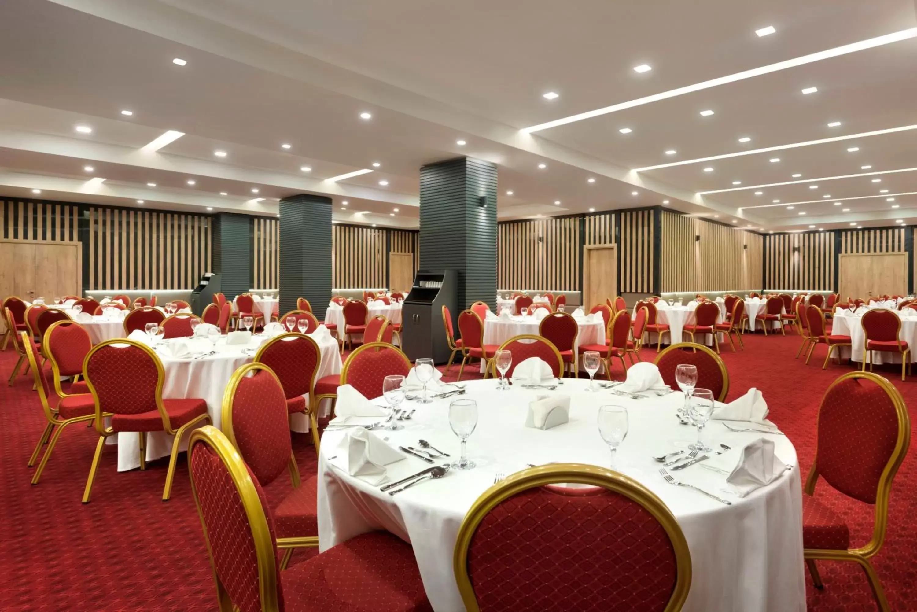 Banquet/Function facilities, Restaurant/Places to Eat in Ramada Encore Gebze