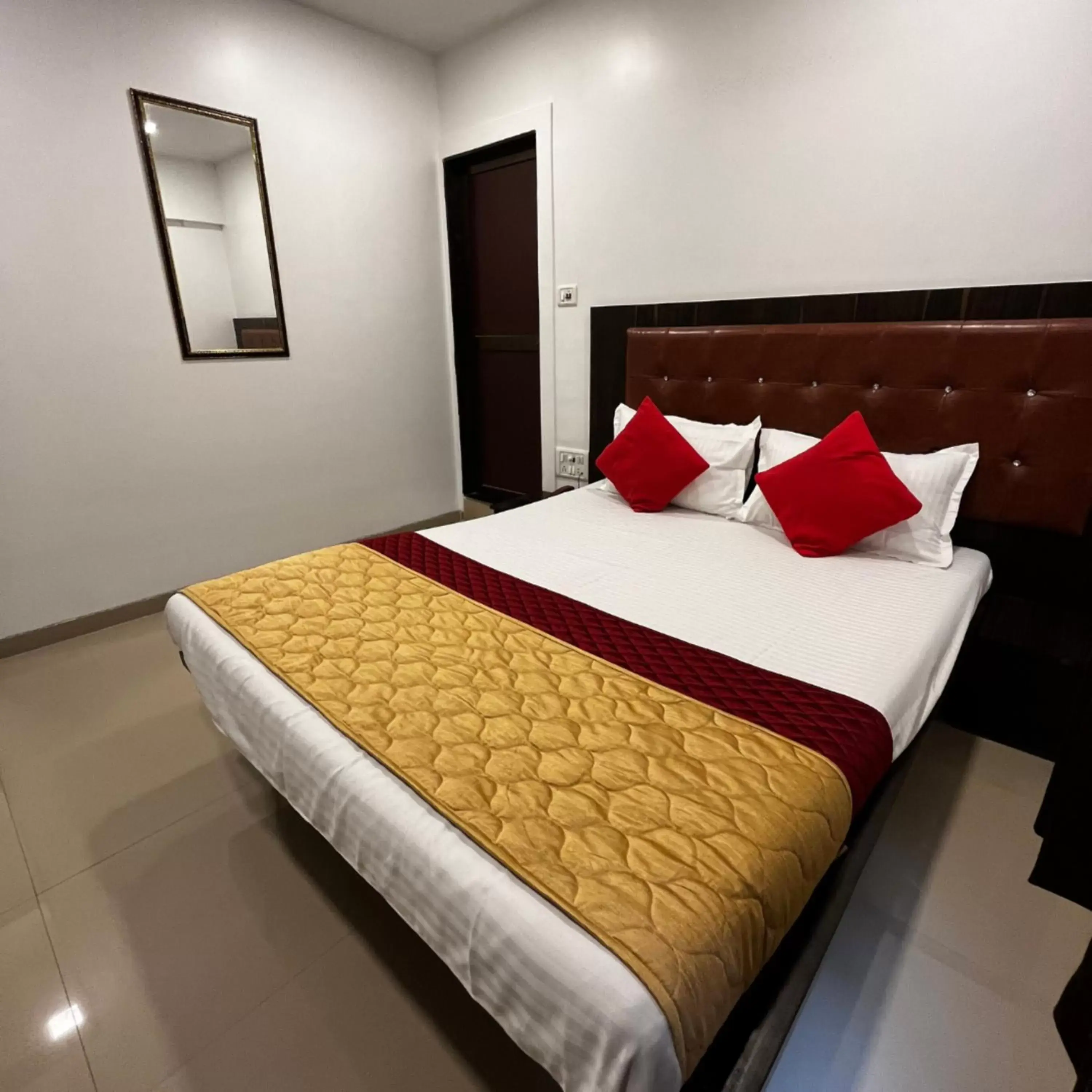 Bedroom, Bed in Hotel Borivali Executive - Near Borivali Railway Station Bedroom, Bed in Hotel Borivali Executive - Near Borivali Railway Station