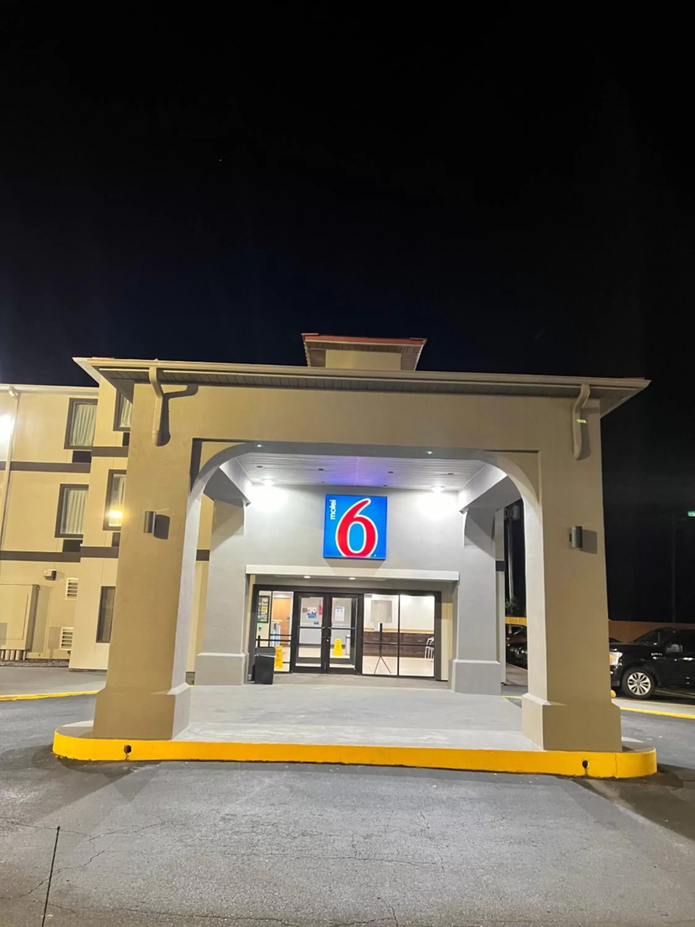 Property Building in Motel 6-Biloxi, MS - Ocean Springs