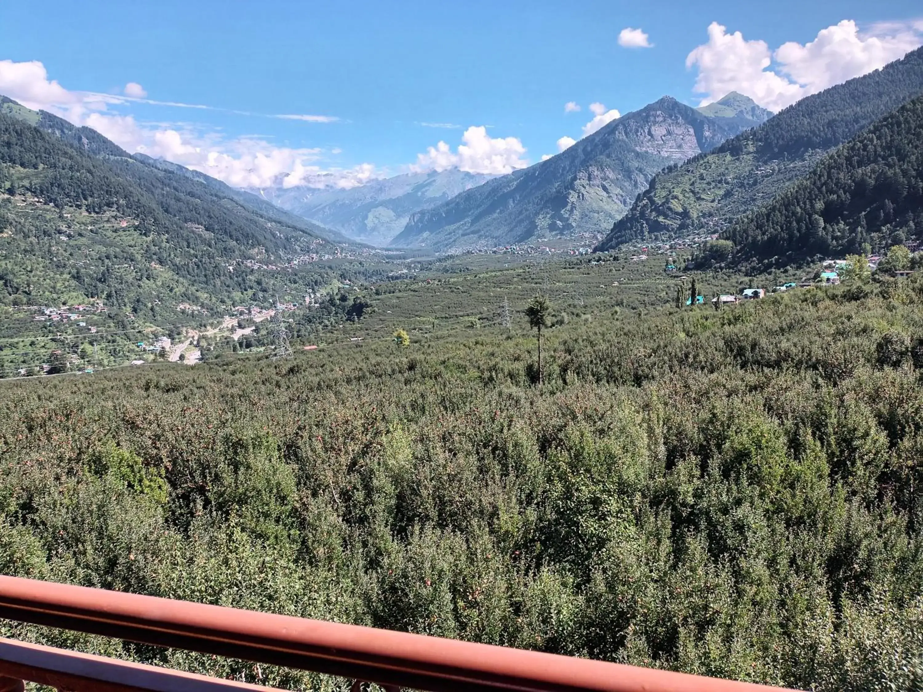 Apartment in Sarthak Resorts-Reside in Nature with Best View, 9 kms from Mall Road Manali Apartment in Sarthak Resorts-Reside in Nature with Best View, 9 kms from Mall Road Manali