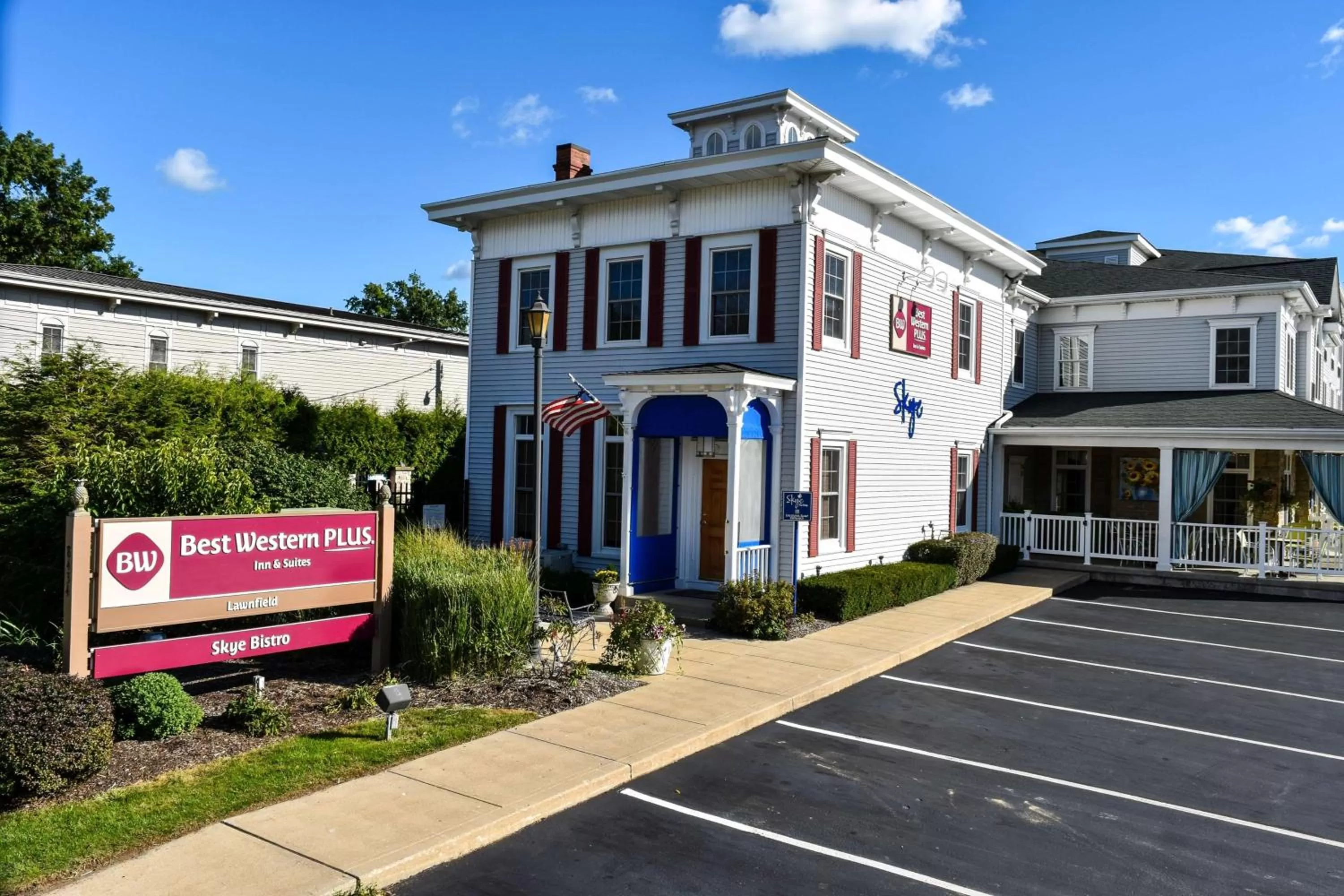Property building in Best Western Plus Mentor-Cleveland Northeast