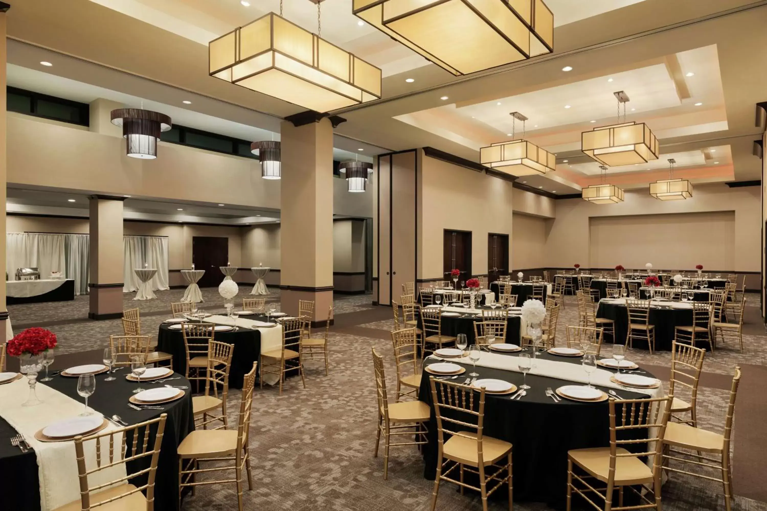 Meeting/conference room, Restaurant/Places to Eat in Embassy Suites by Hilton Salt Lake West Valley City