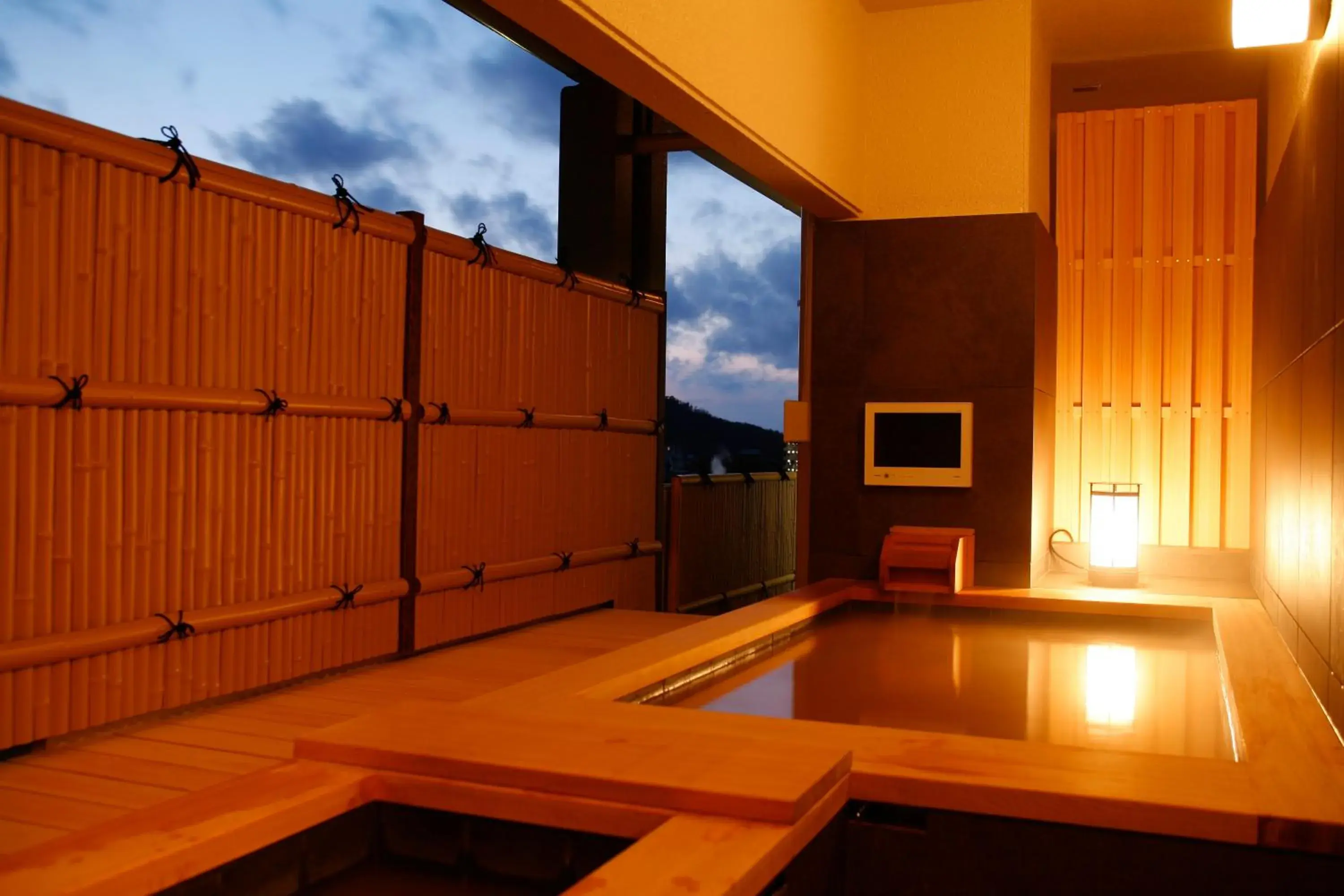 Steam room, Swimming Pool in Arima Hot spring Ryokan Hanamusubi