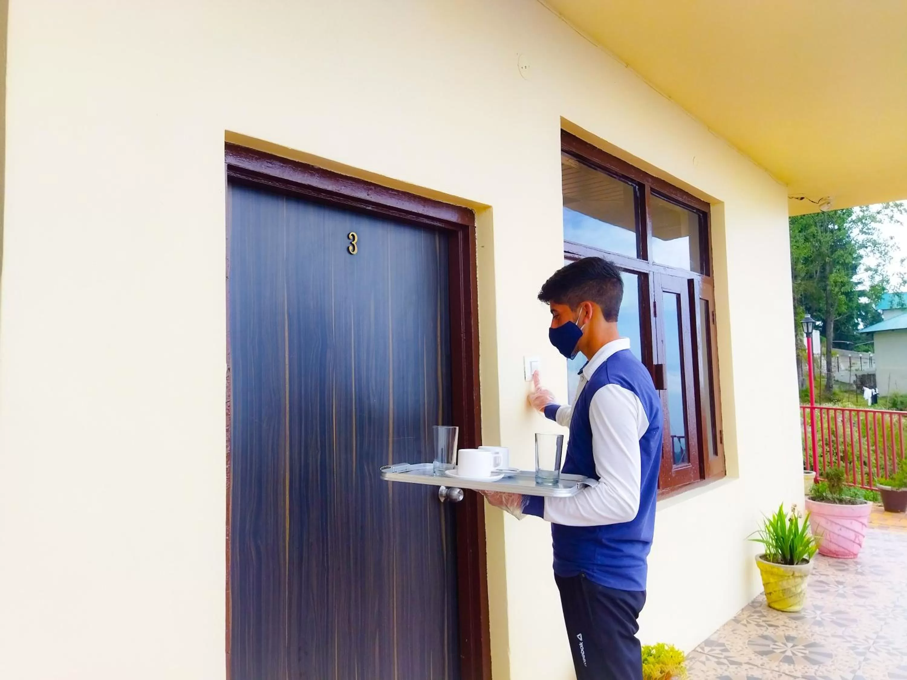 room service in Hotel Himdhara, Near Mall Road Dalhousie