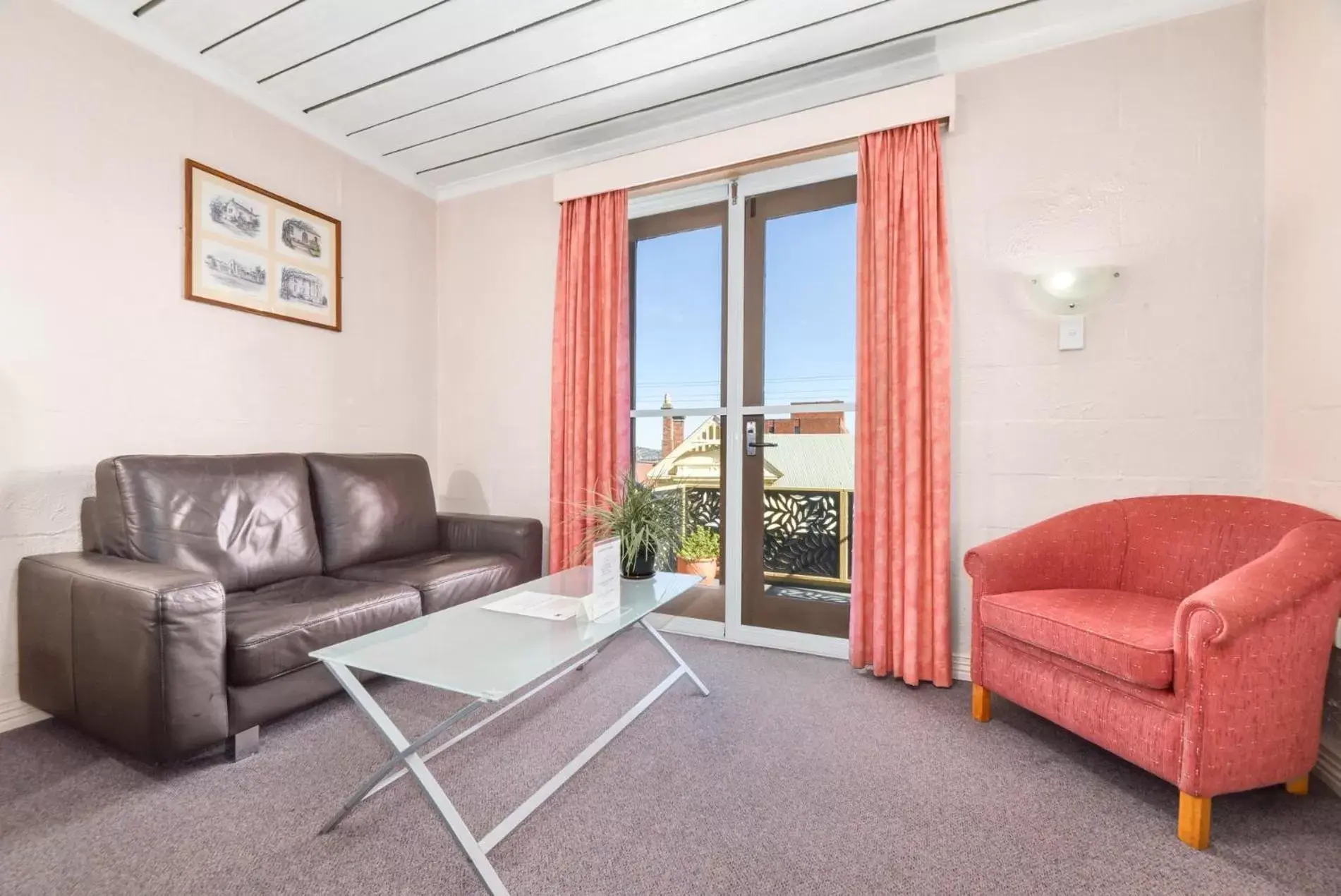 Living room, Seating Area in Balmoral On York