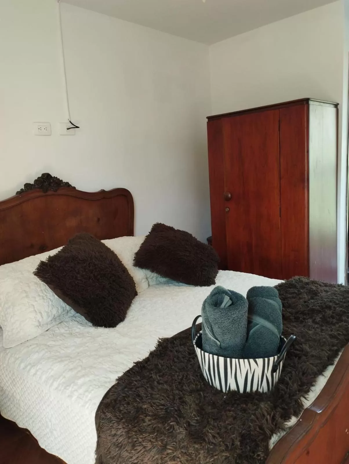 Photo of the whole room, Bed in Sunset Paradise