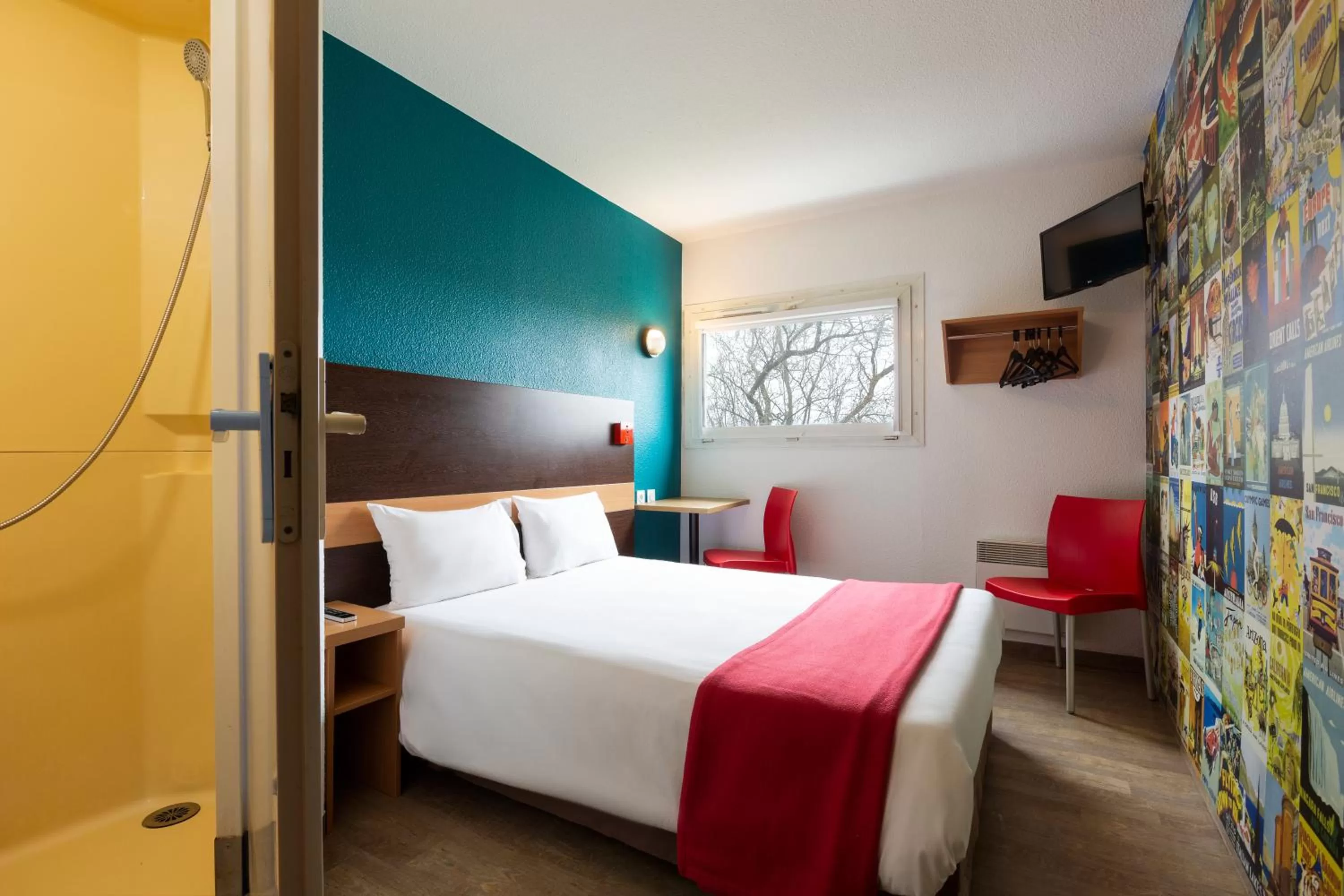 Photo of the whole room, Bed in hotelF1 Nemours