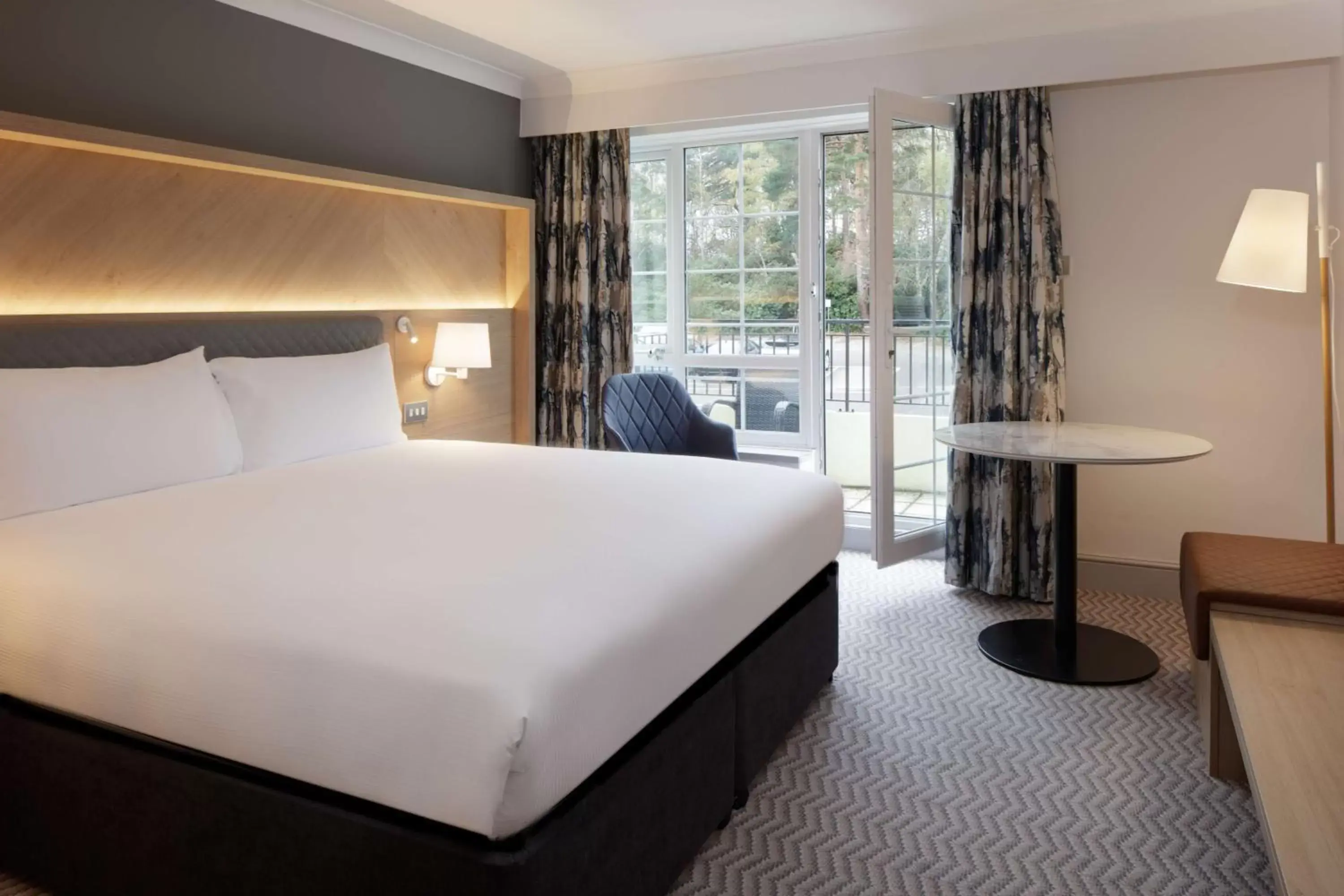 View (from property/room), Bed in Hilton Cobham View (from property/room), Bed in Hilton Cobham