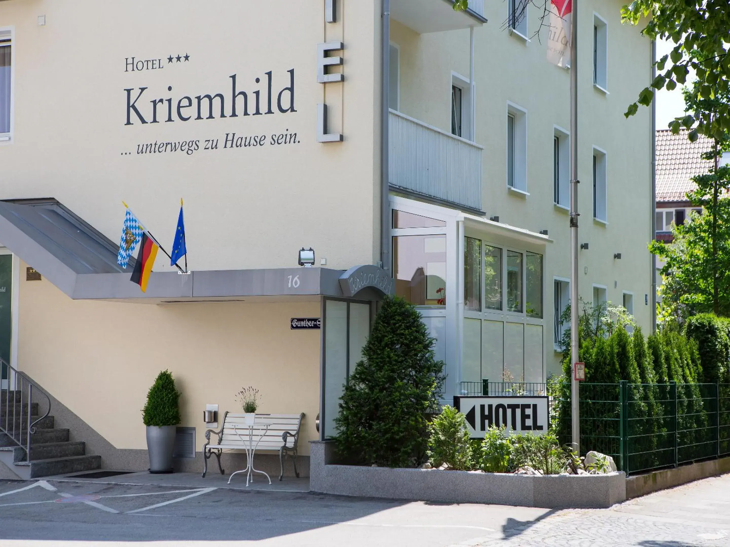 Facade/entrance in Hotel Kriemhild am Hirschgarten