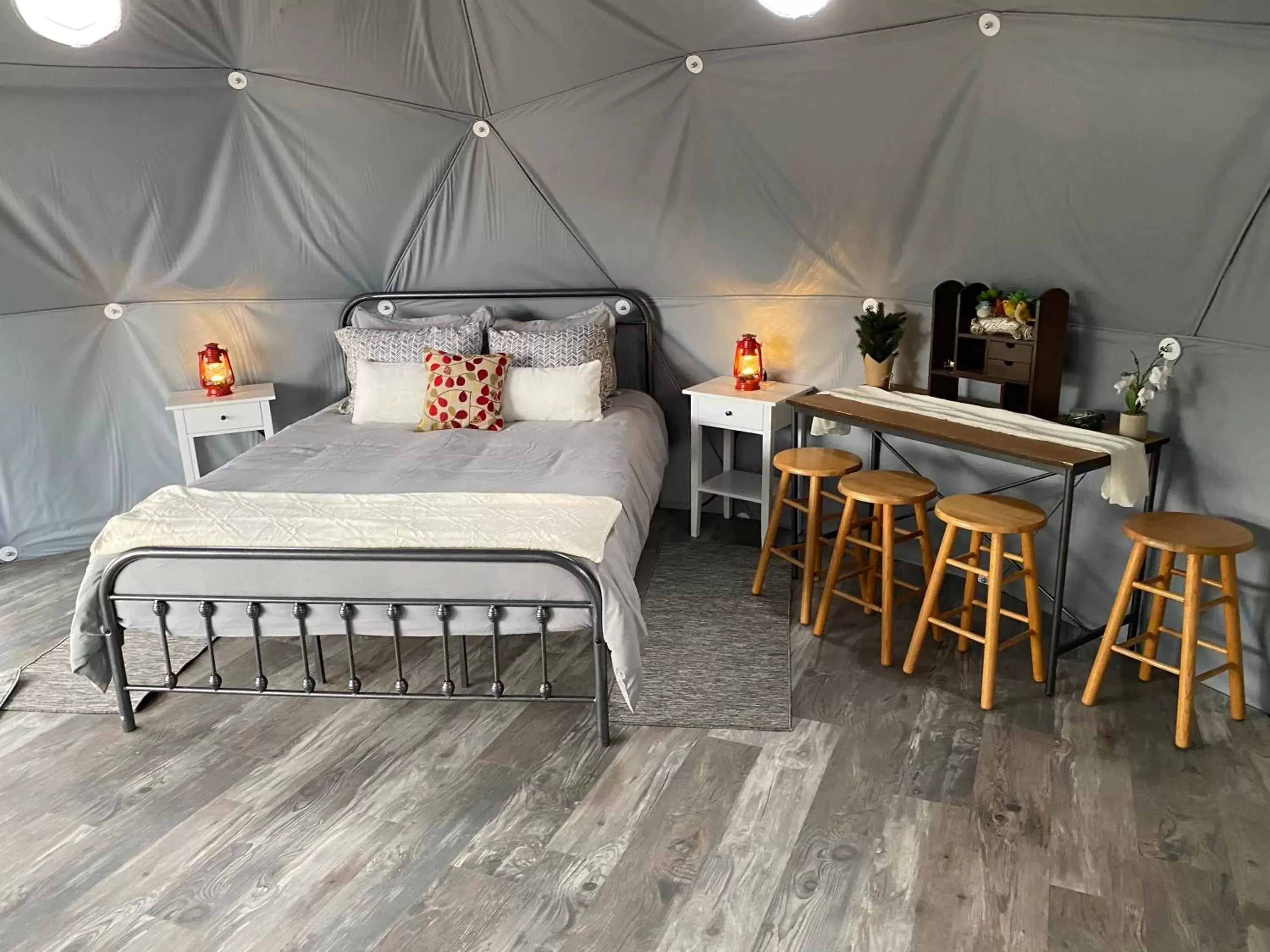 Bed in Blue Mountain Domes - The WOW Experience