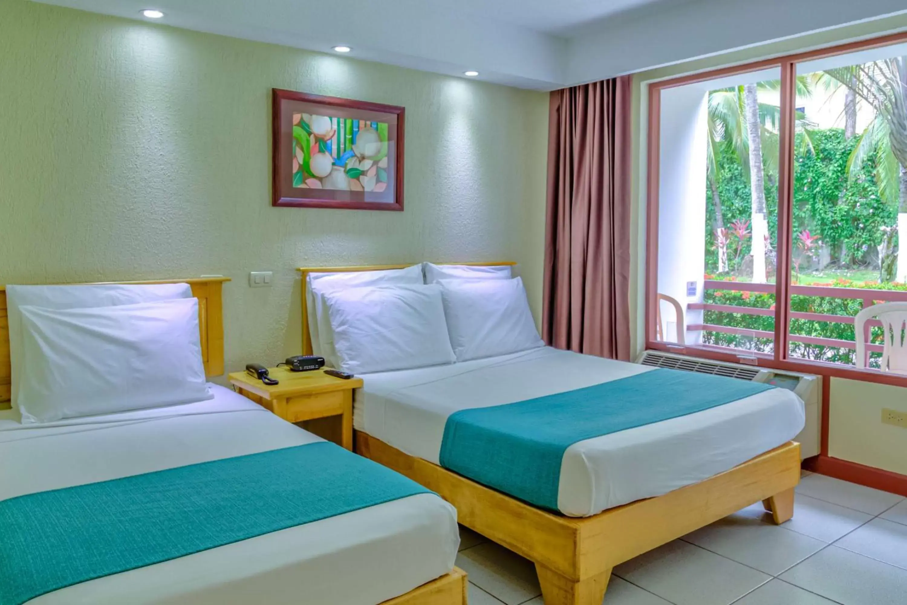 Accessible - 1 Double & 1 Single Bed in Best Western Jaco Beach All Inclusive Resort