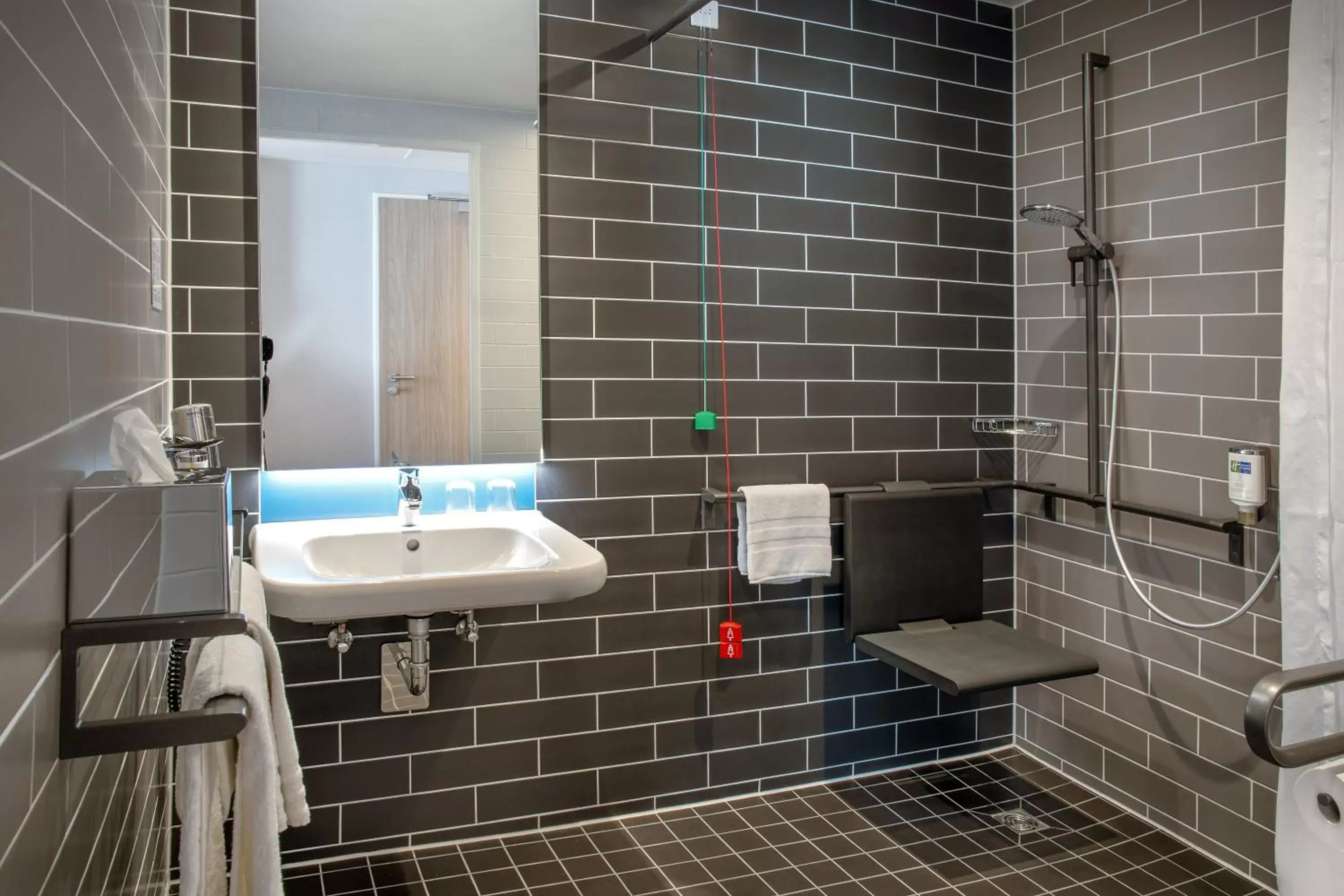 Bathroom in Holiday Inn Express Stuttgart-Waiblingen, an IHG Hotel