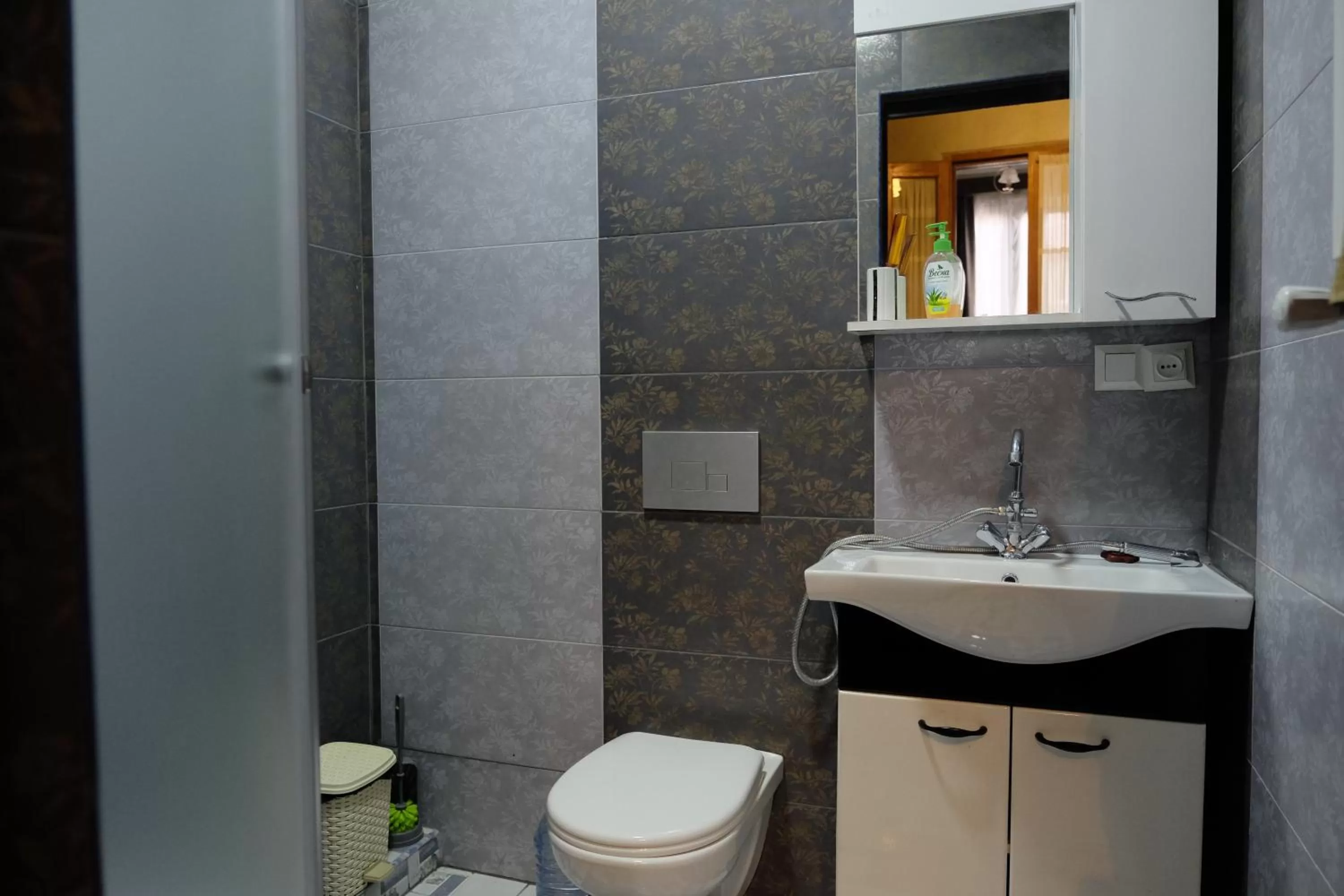 Shower in Mia B&B Old Tbilisi