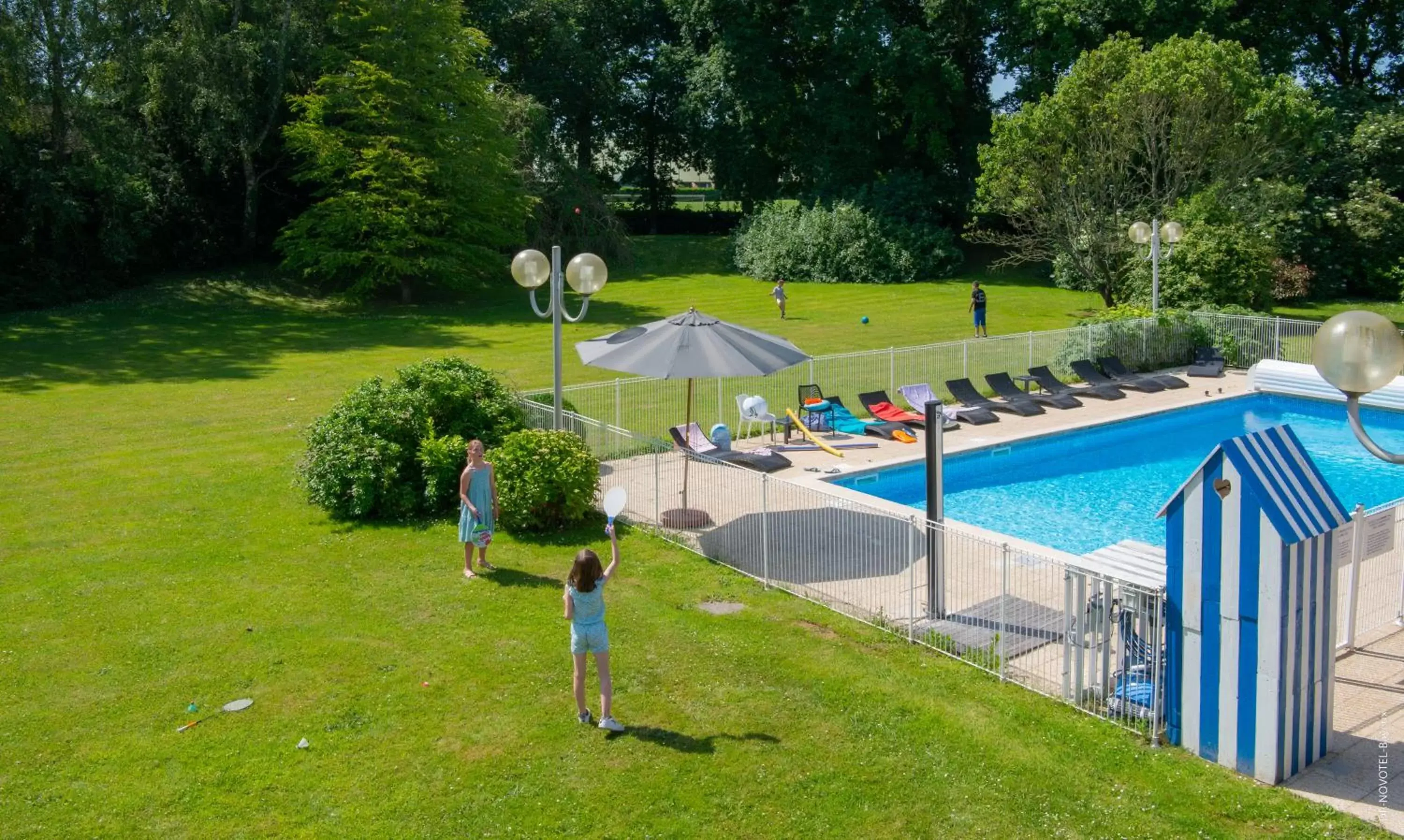 Garden, Pool View in Novotel Bayeux