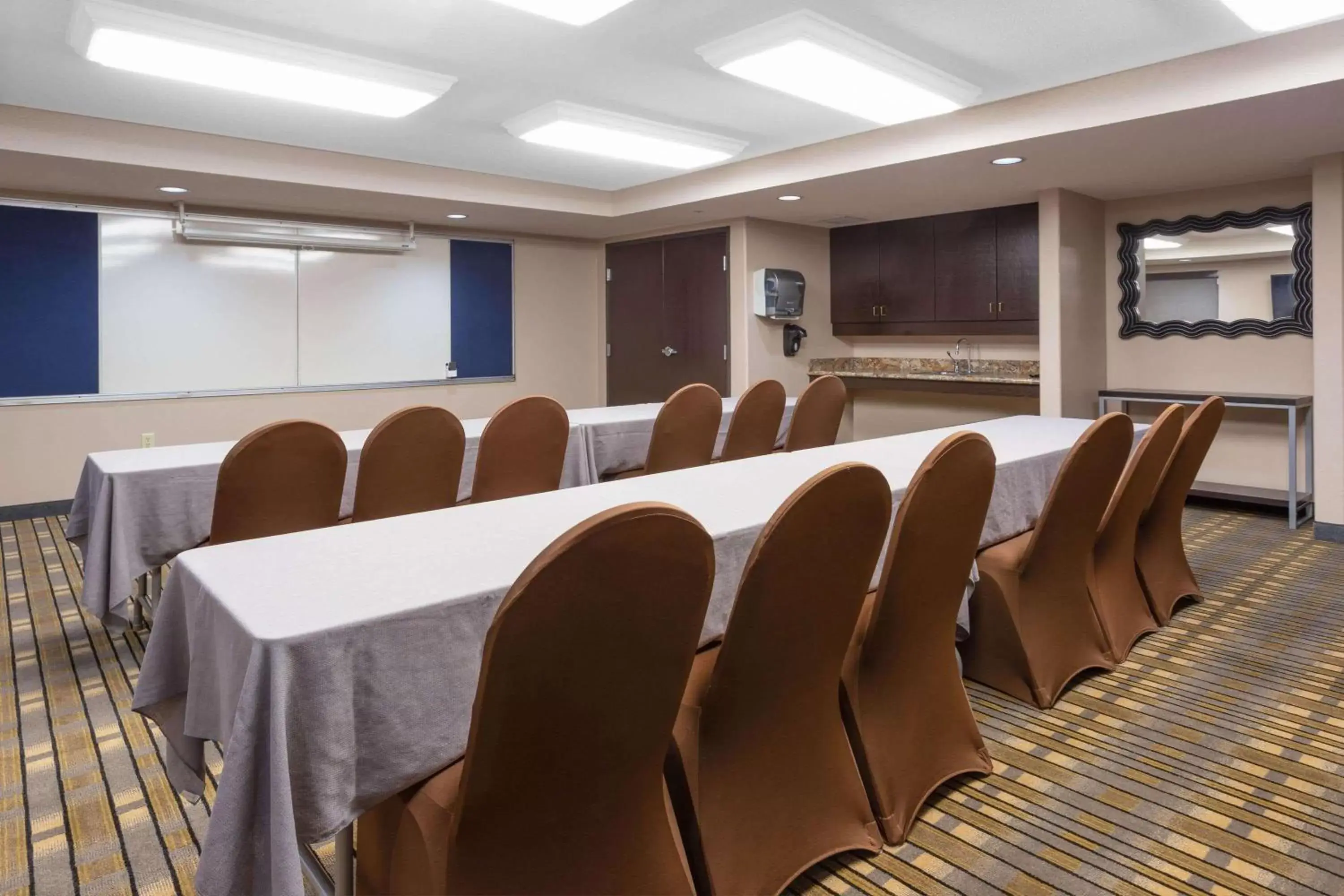 Meeting/conference room in AmericInn by Wyndham Madison South