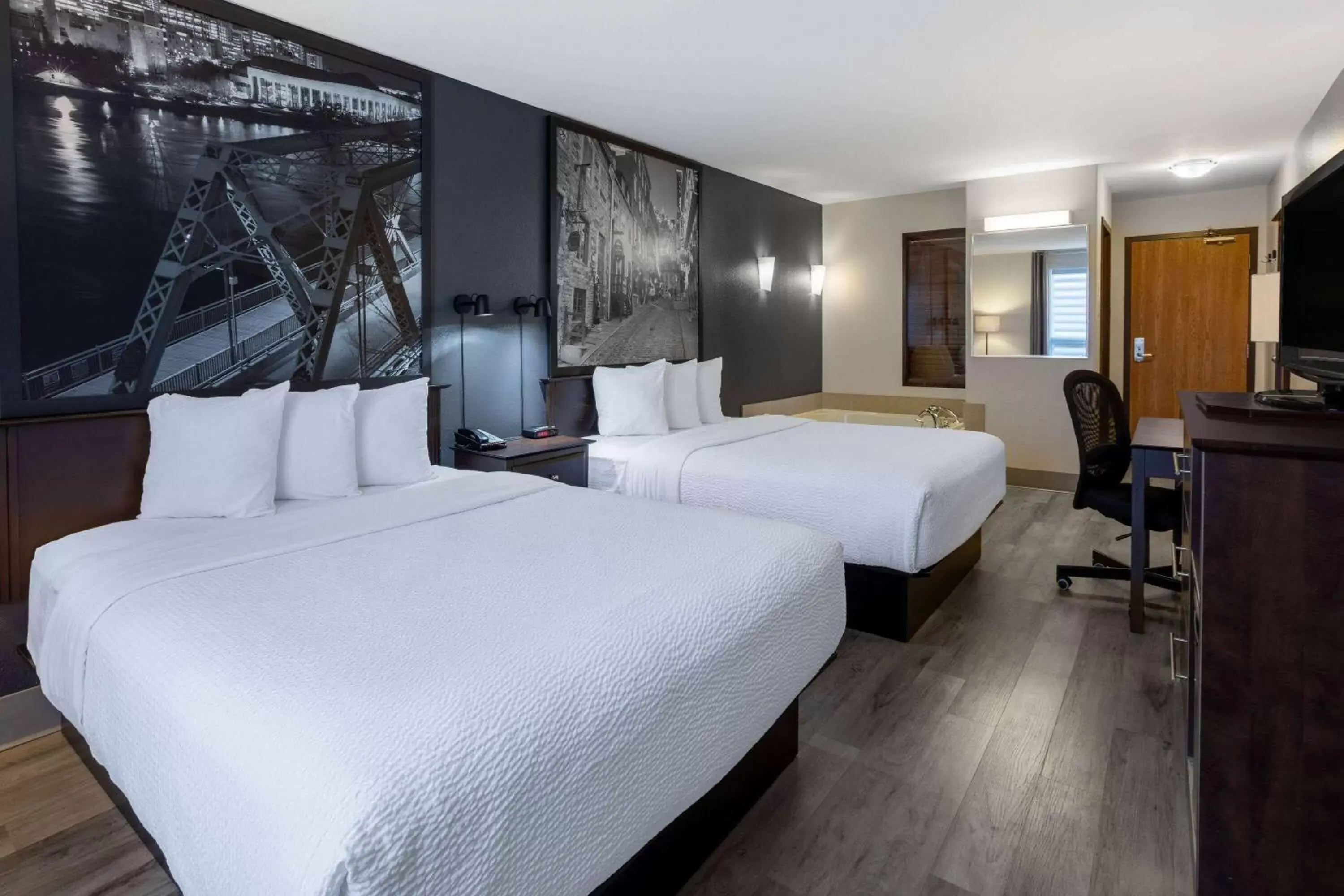 Bed in Super 8 by Wyndham Quebec City