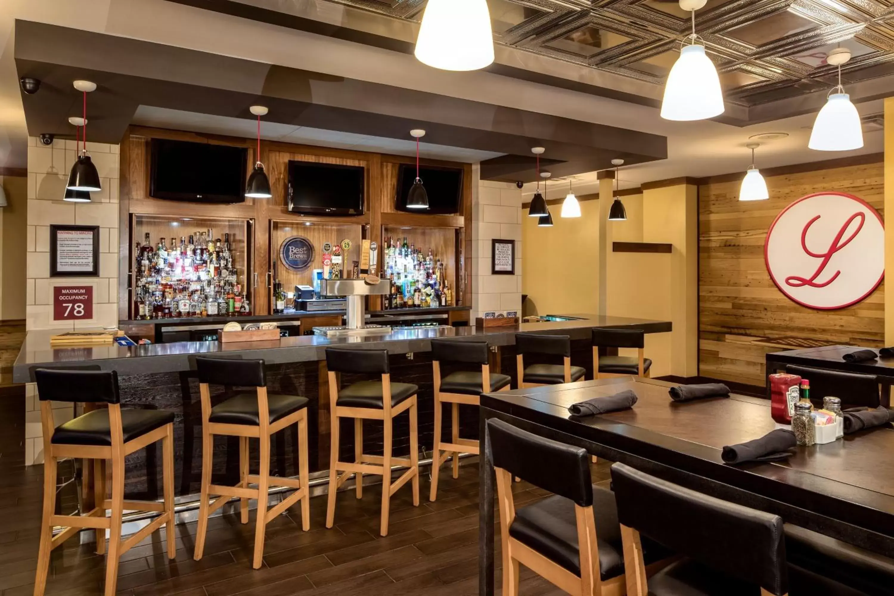 Restaurant/Places to Eat in Four Points by Sheraton Louisville Airport