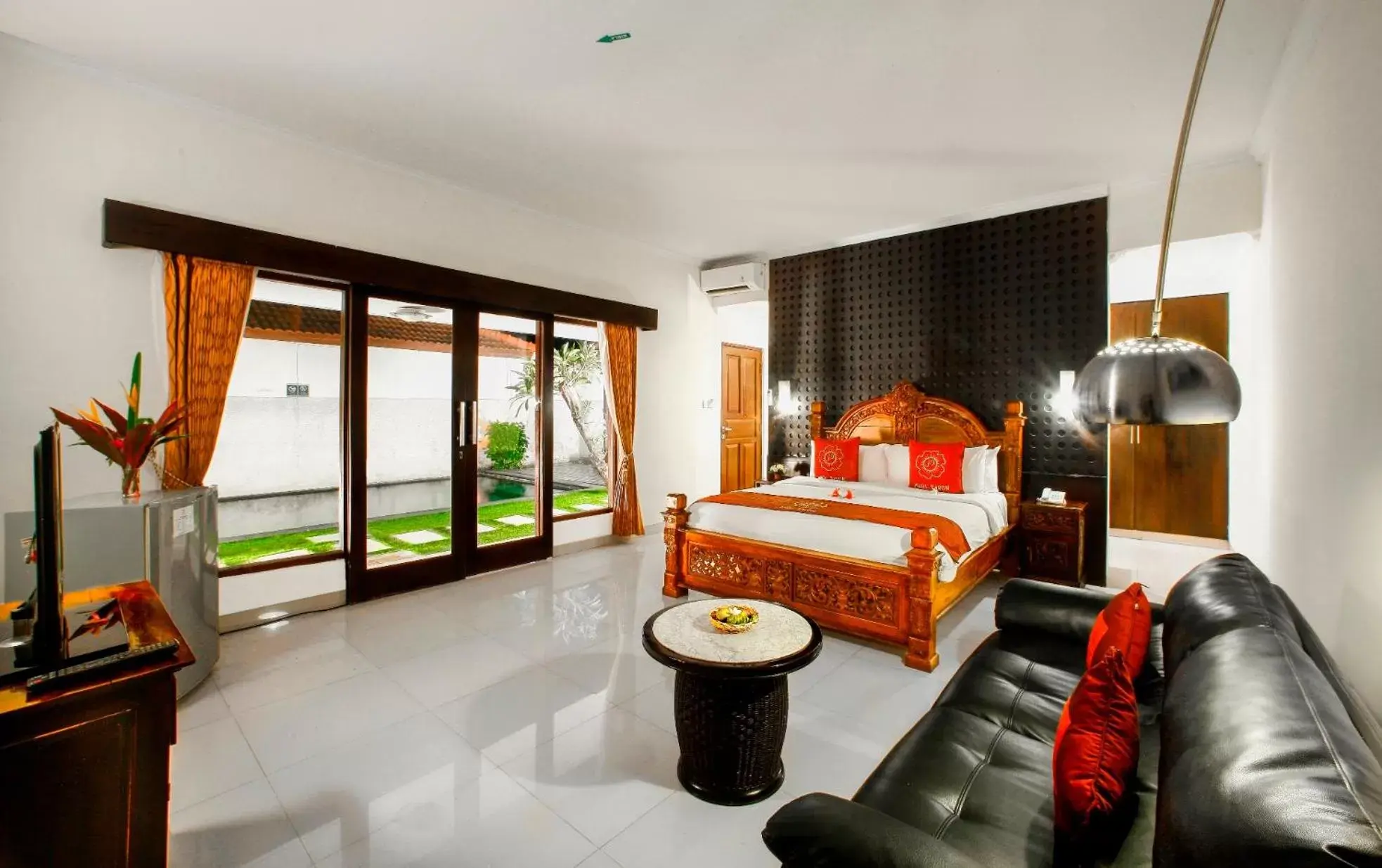 Living room in Puri Saron Hotel Baruna Beach Lovina