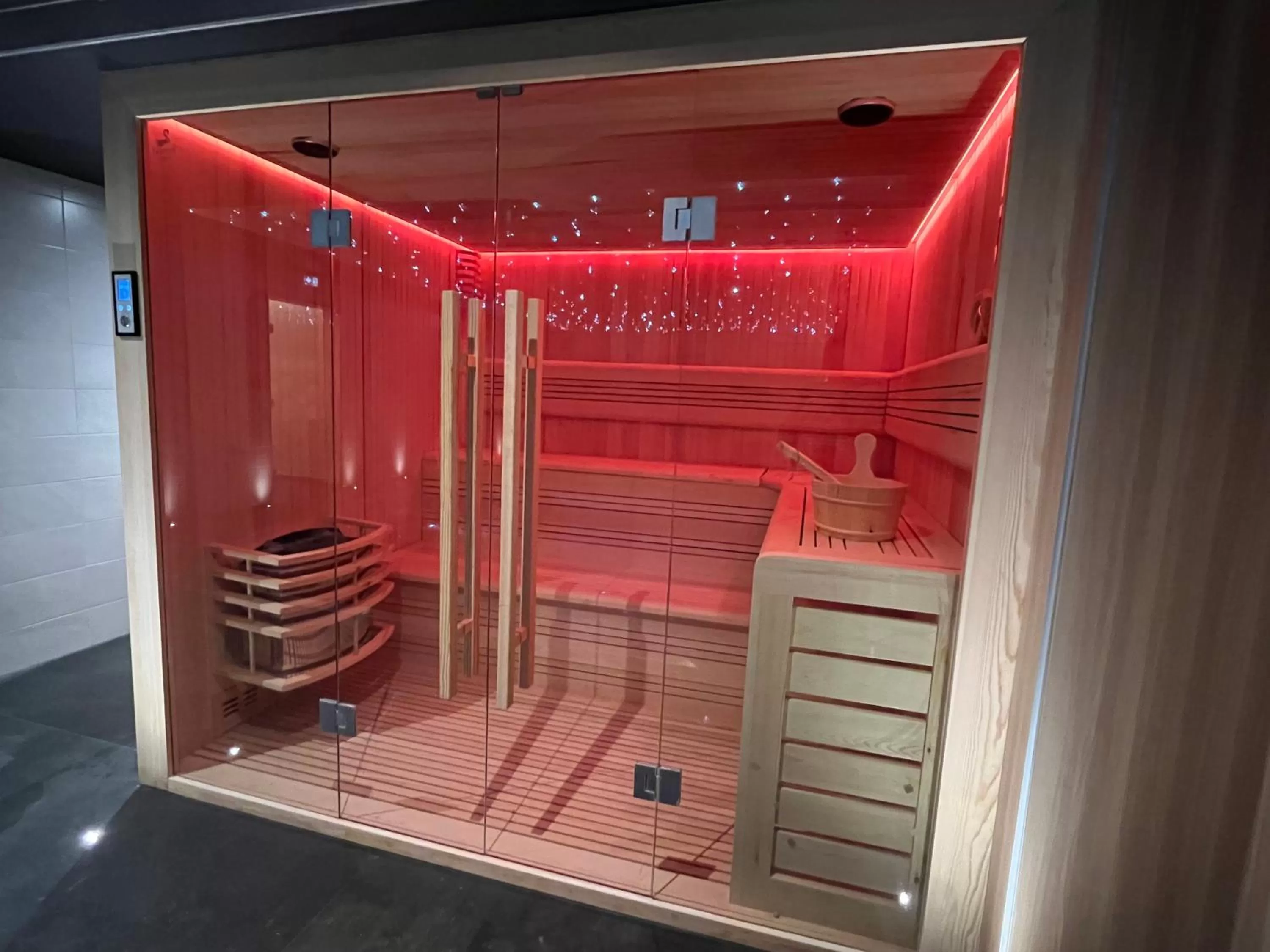 Sauna in L' Hôtel & Spa Ribeauville- Haut-Koenigsbourg