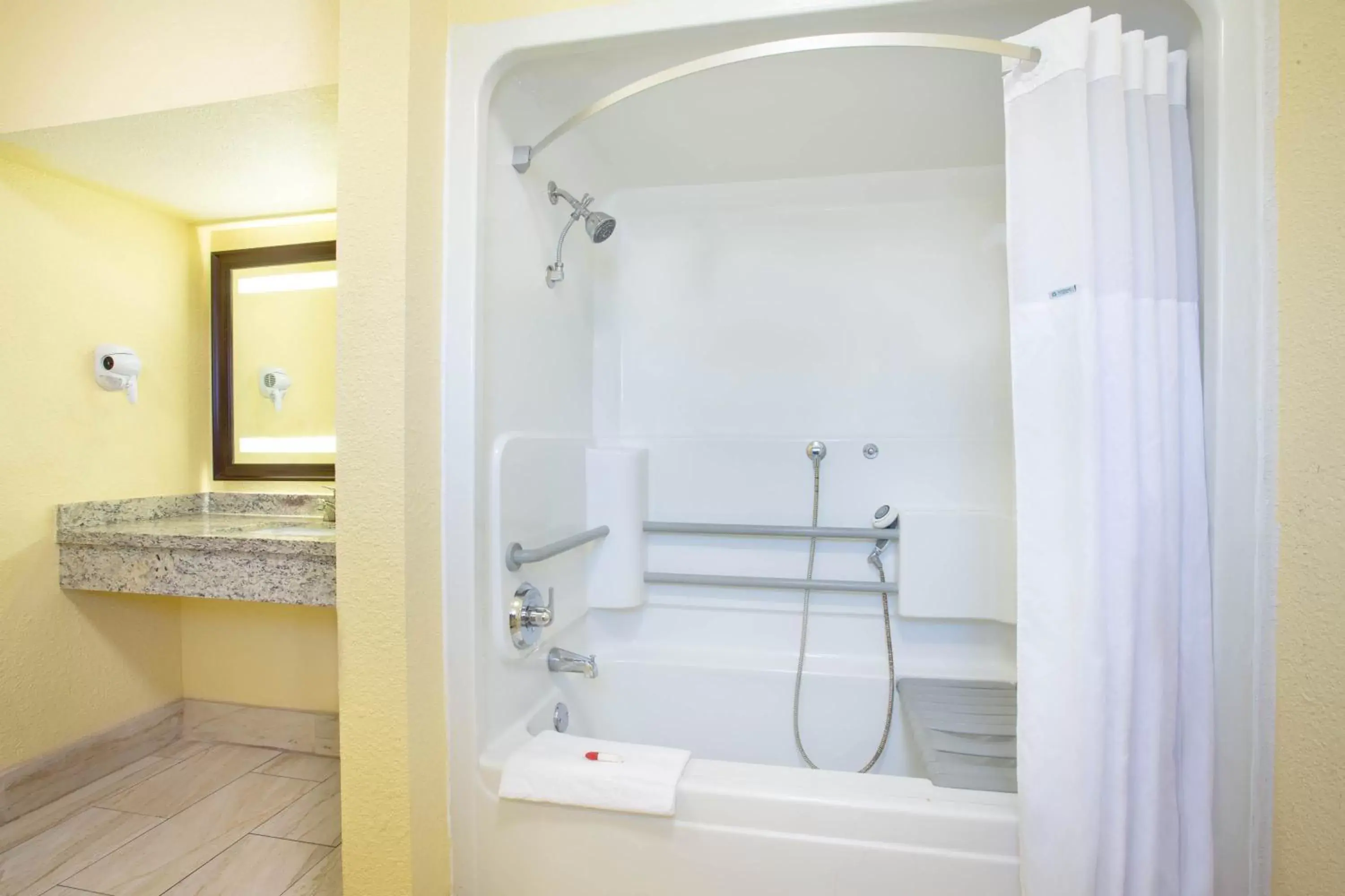 Bathroom in Days Inn & Suites by Wyndham Lordsburg