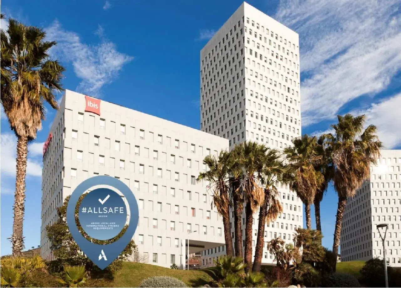 Property building in Ibis Barcelona Santa Coloma