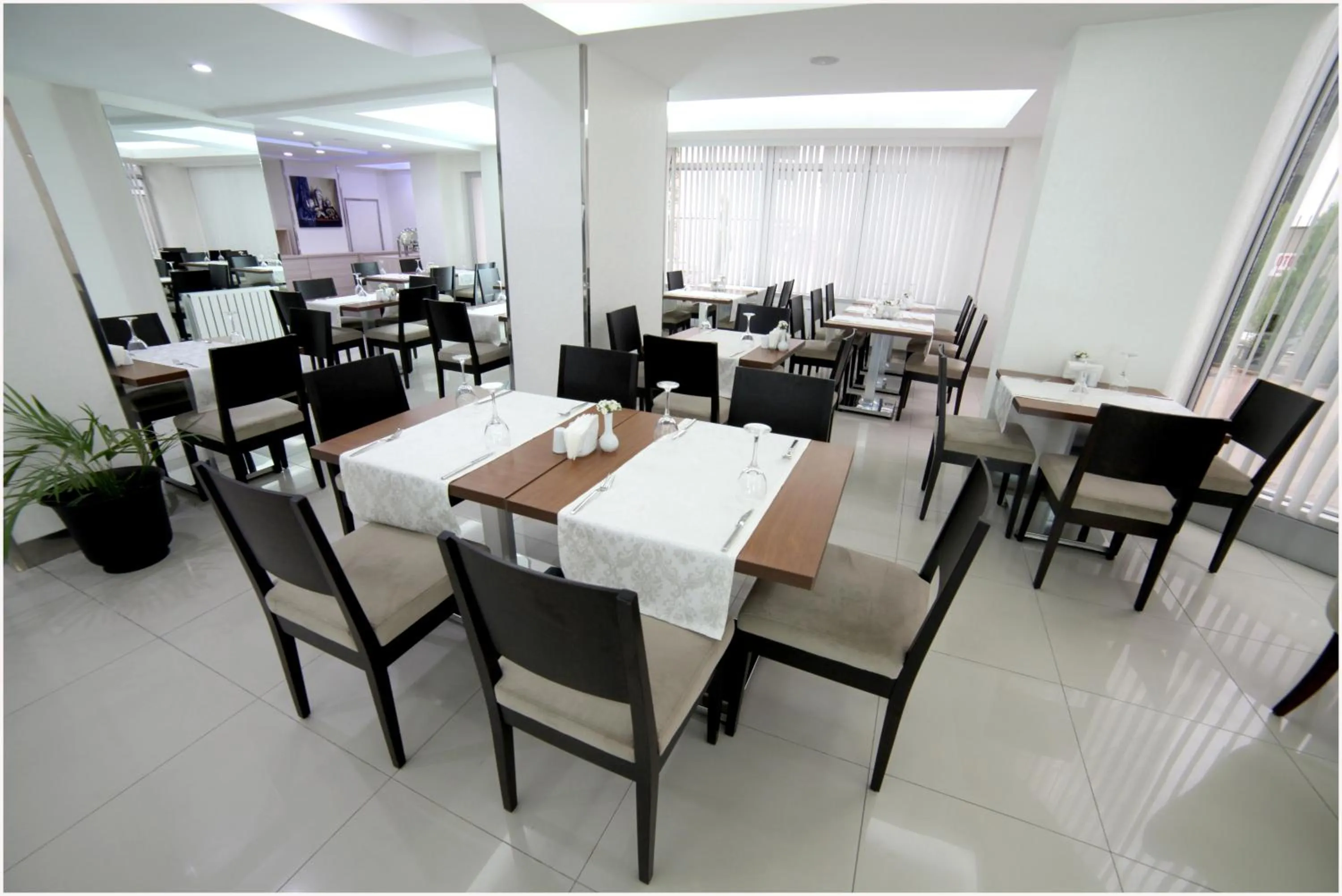 Restaurant/places to eat in Asrin Business Hotel Kızılay
