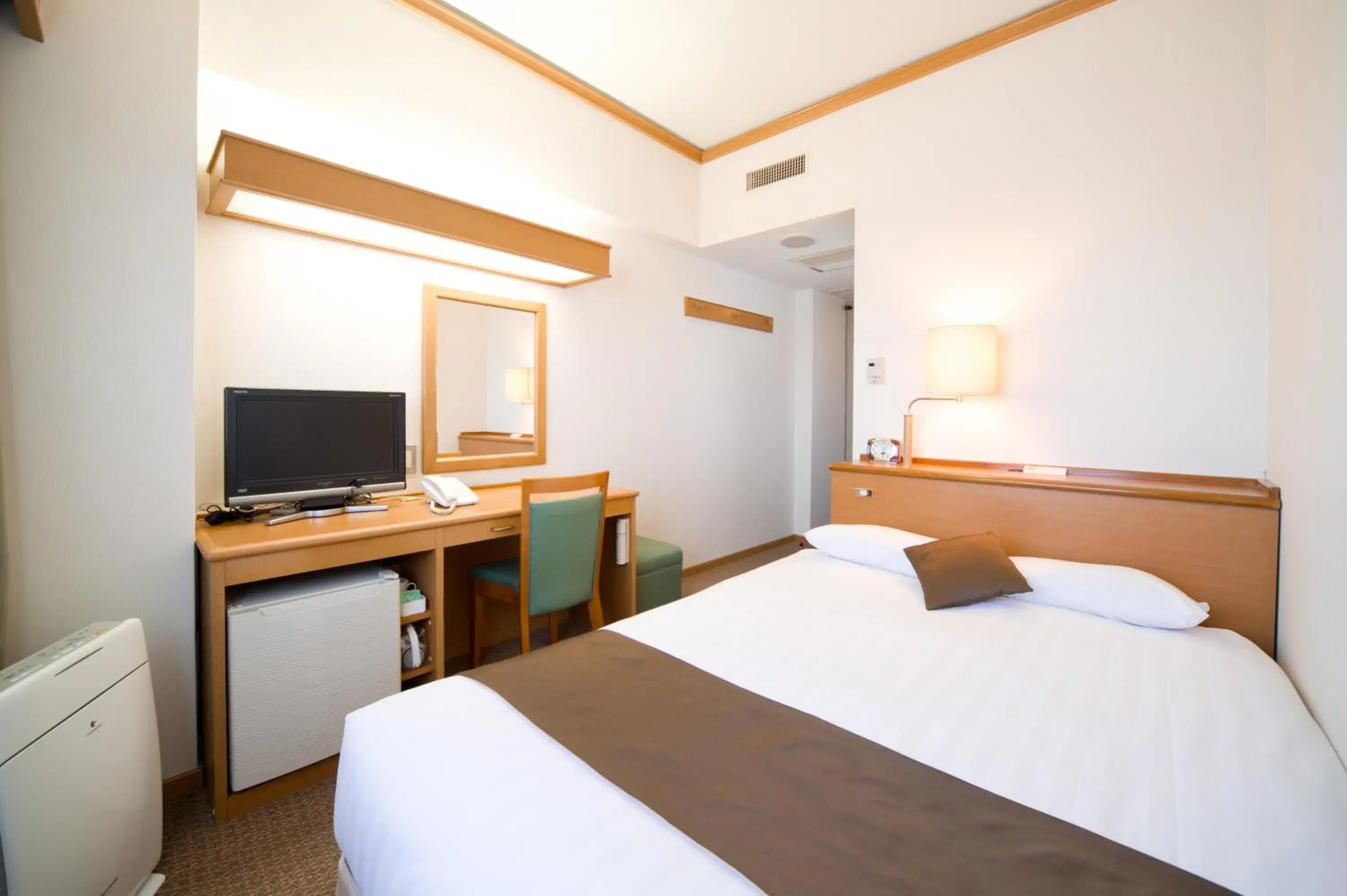 Small Double Room in Daiichi Inn Ikebukuro