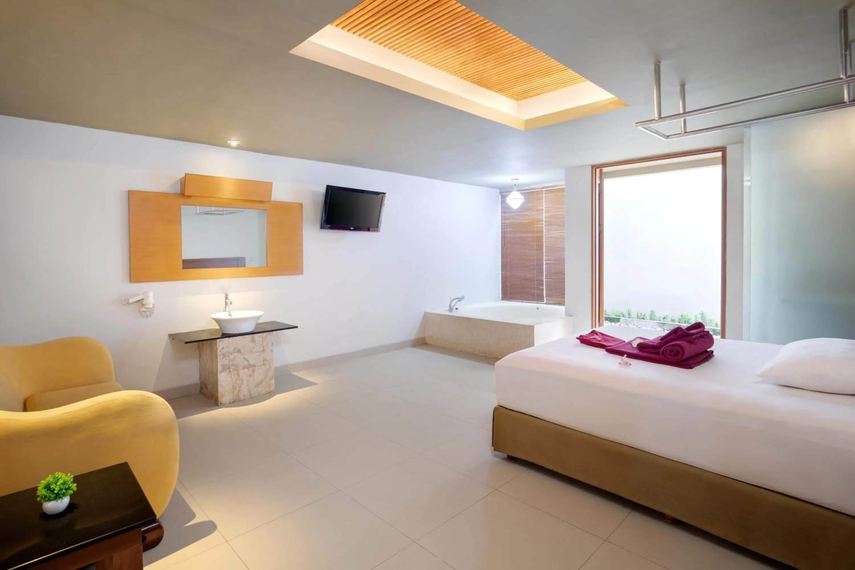 Spa and wellness centre/facilities, Bed in Novotel Palembang